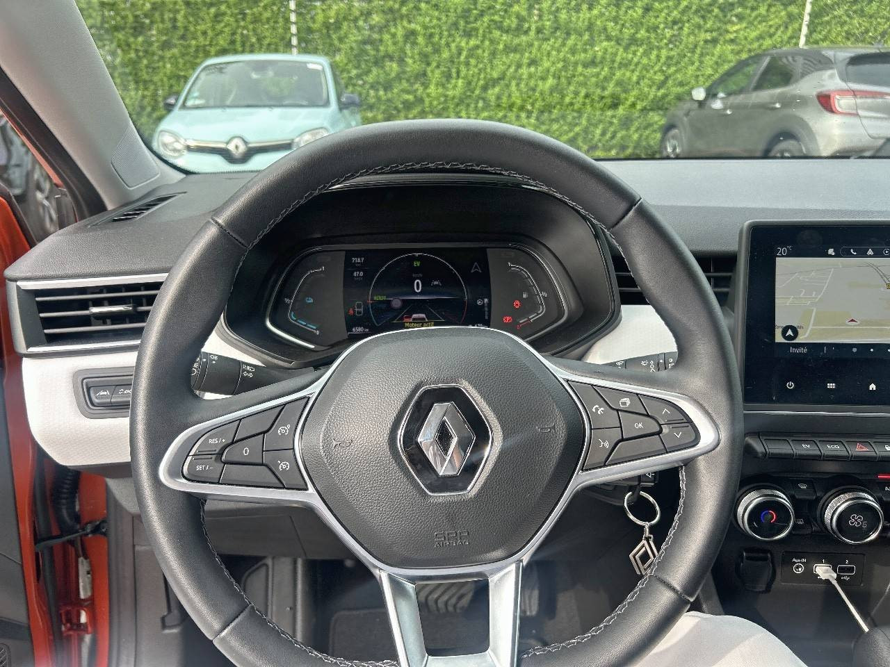 Vente en ligne Renault Clio 5 Clio E-Tech hybride 145 au prix de 17 490 €