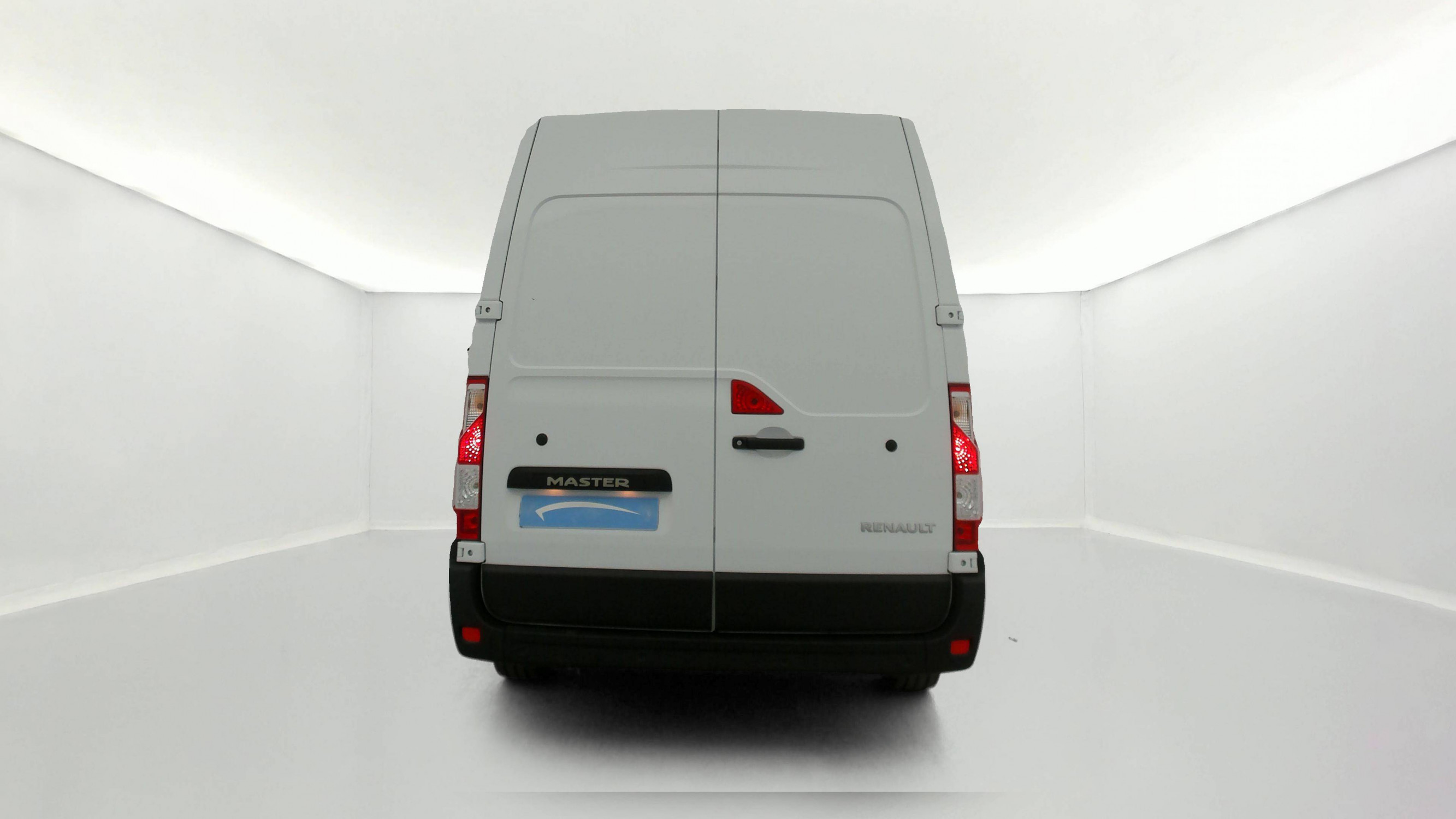 Vente en ligne Renault Master Fourgon MASTER FGN TRAC F3500 L2H2 BLUE DCI 135 au prix de 21 790 €