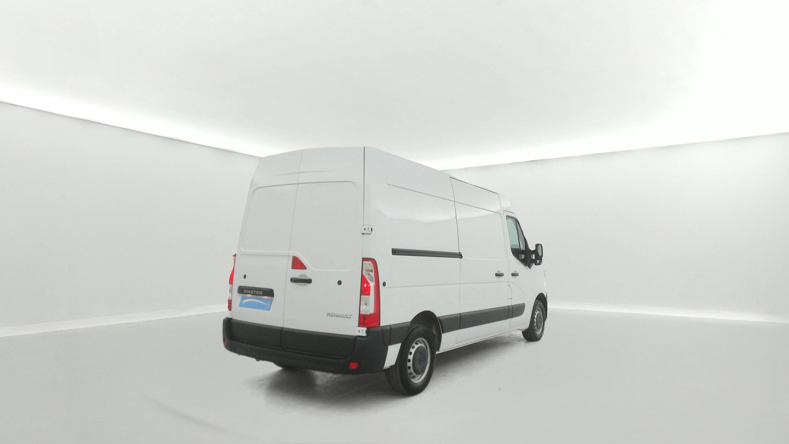 Vente en ligne Renault Master Fourgon MASTER FGN TRAC F3500 L2H2 BLUE DCI 135 au prix de 21 790 €