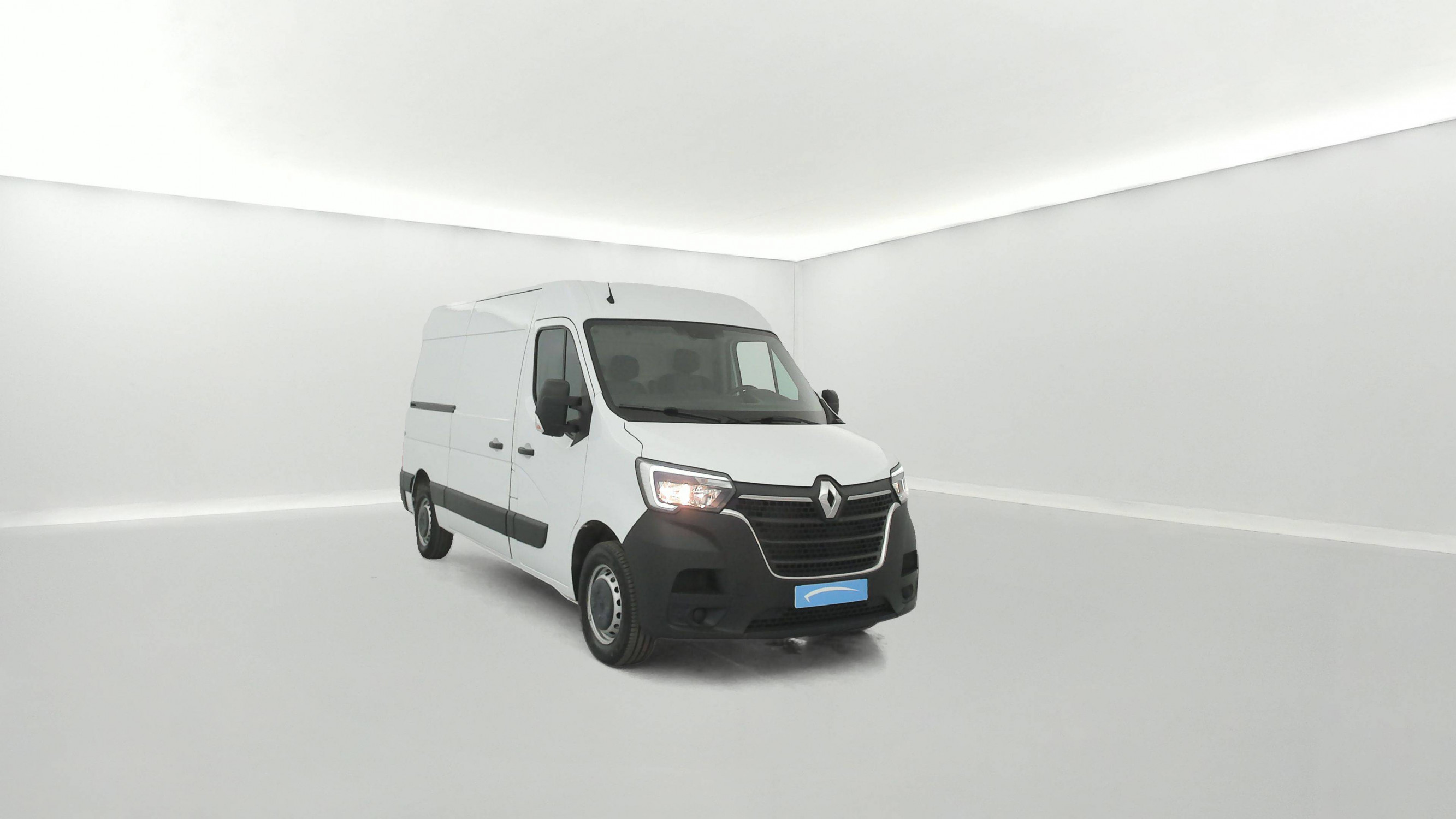 Vente en ligne Renault Master Fourgon MASTER FGN TRAC F3500 L2H2 BLUE DCI 135 au prix de 21 790 €