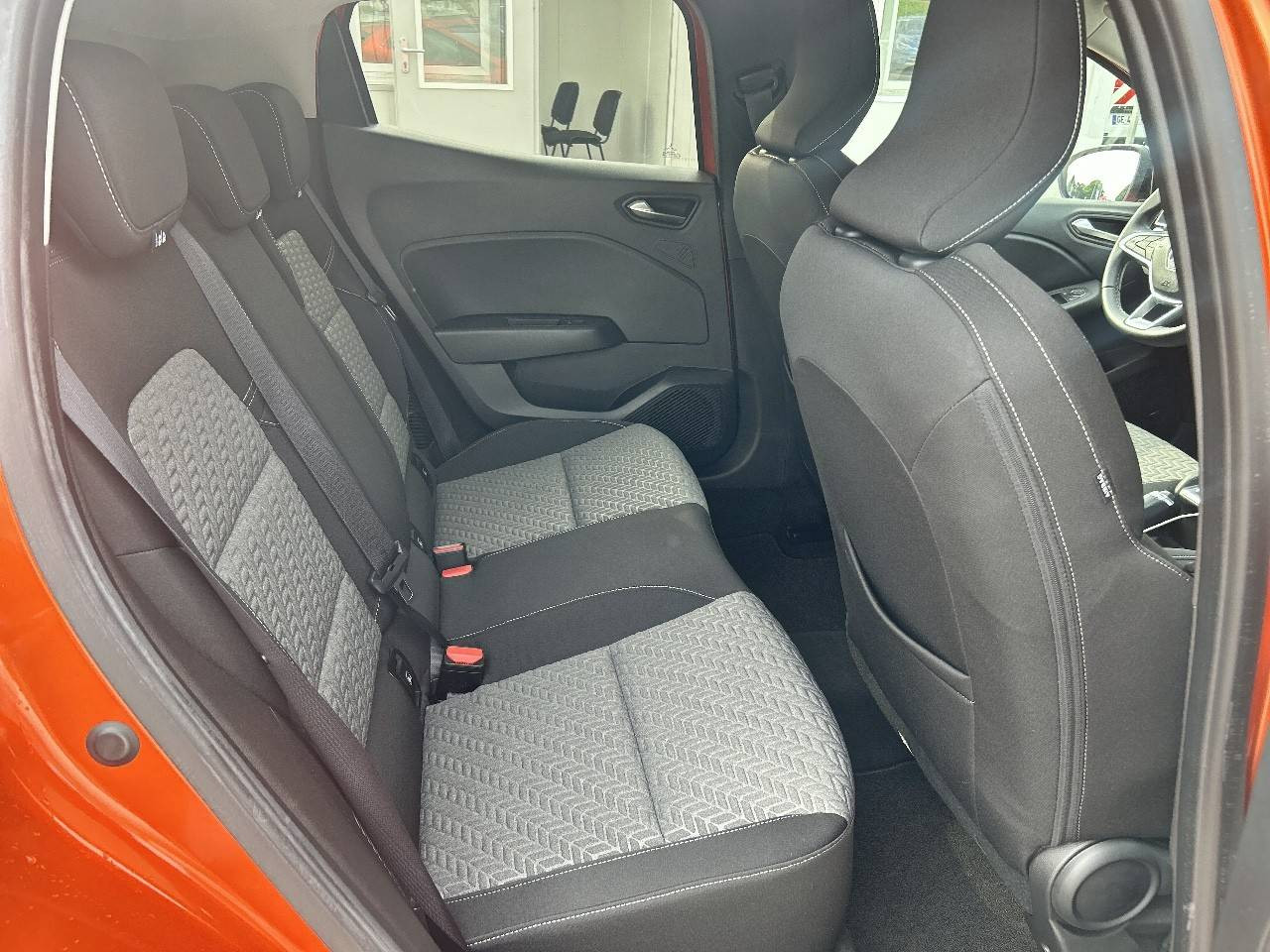 Vente en ligne Renault Clio 5 Clio E-Tech hybride 145 au prix de 17 490 €