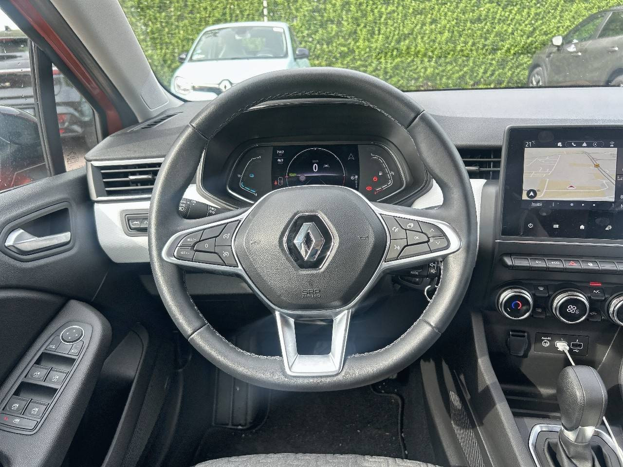 Vente en ligne Renault Clio 5 Clio E-Tech hybride 145 au prix de 17 490 €