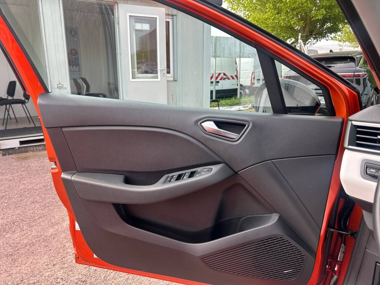 Vente en ligne Renault Clio 5 Clio E-Tech hybride 145 au prix de 17 490 €