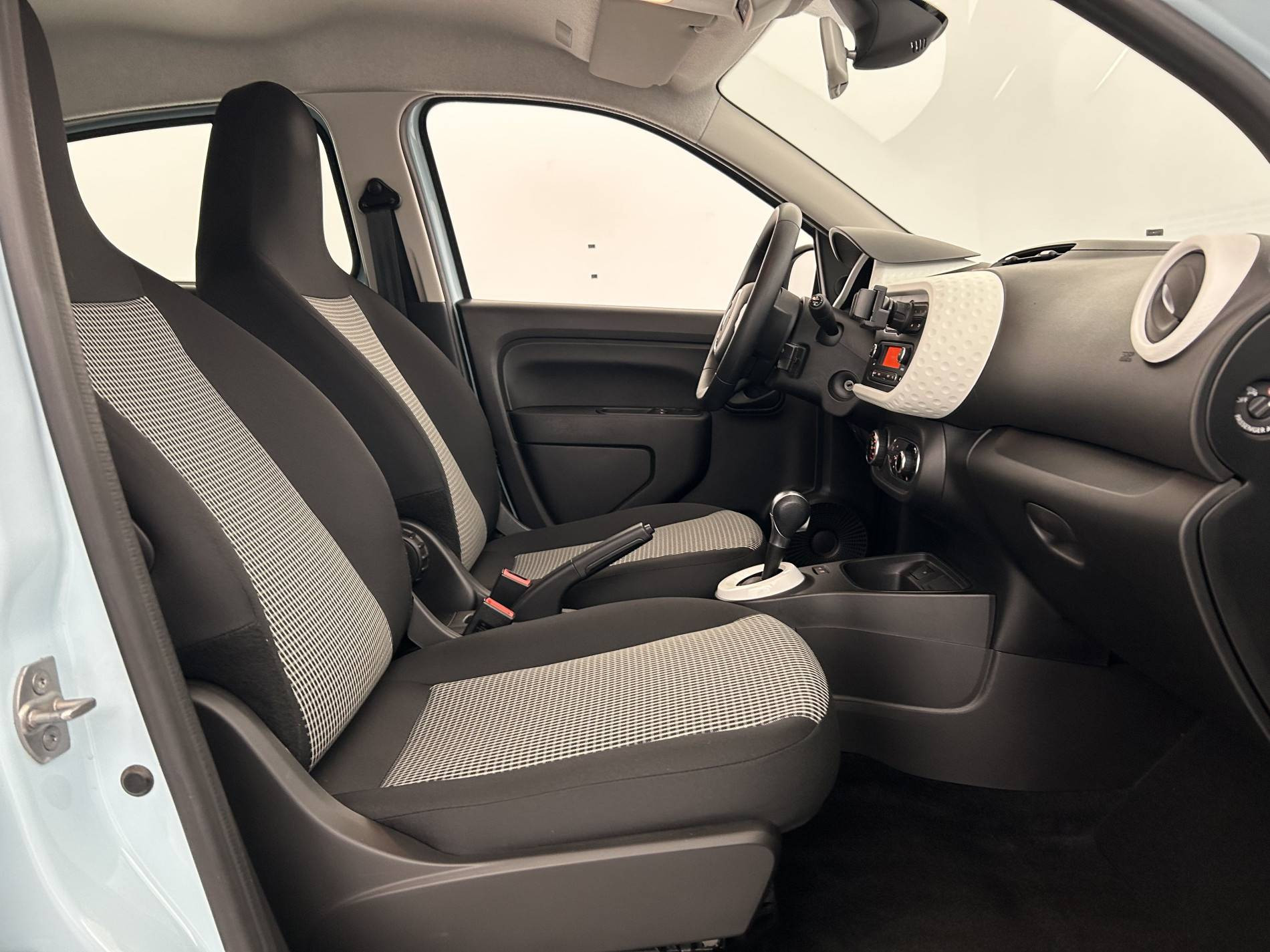 Vente en ligne Renault Twingo Electrique Twingo III E-Tech au prix de 11 790 €