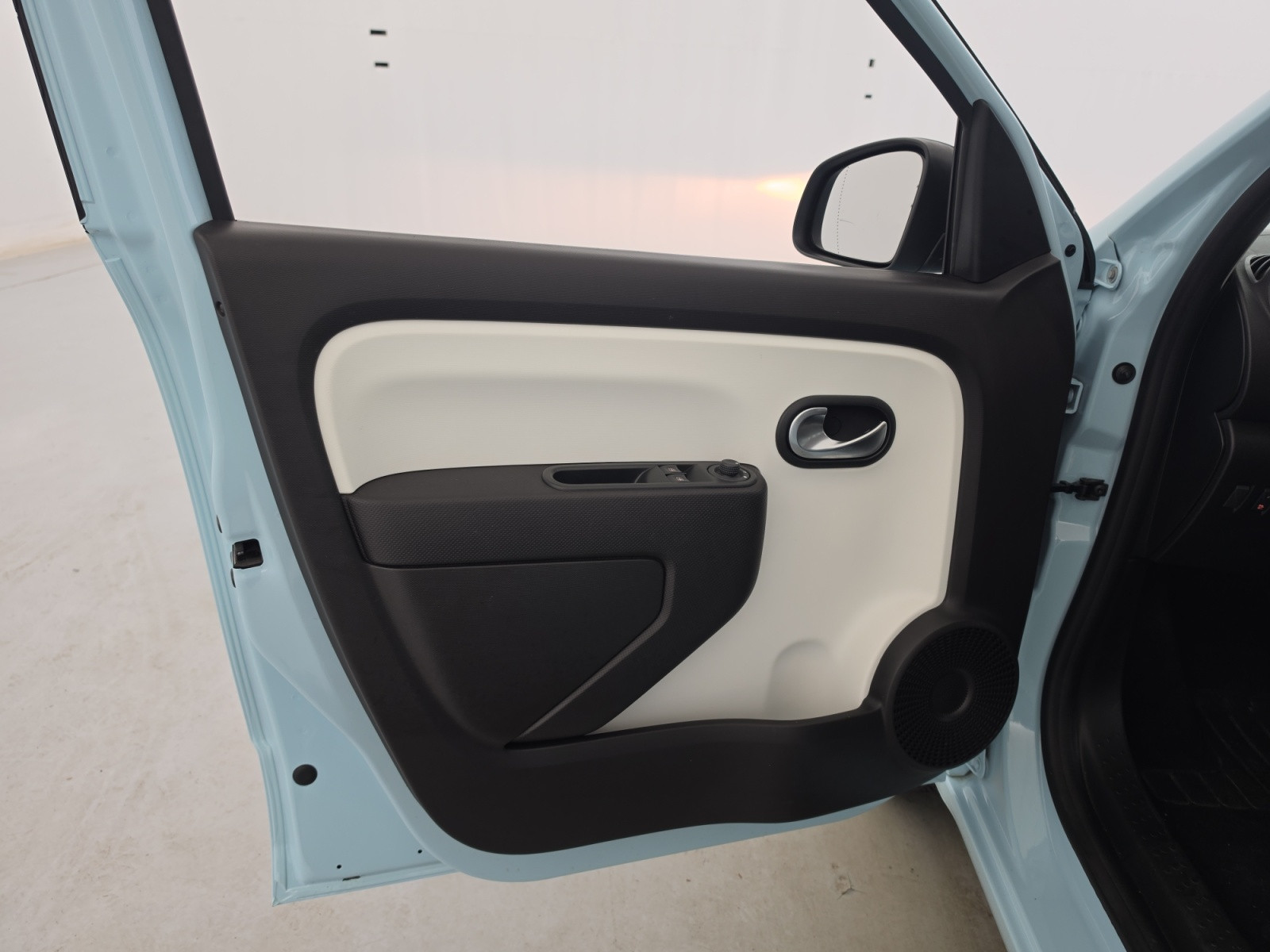 Vente en ligne Renault Twingo Electrique Twingo III E-Tech au prix de 13 990 €