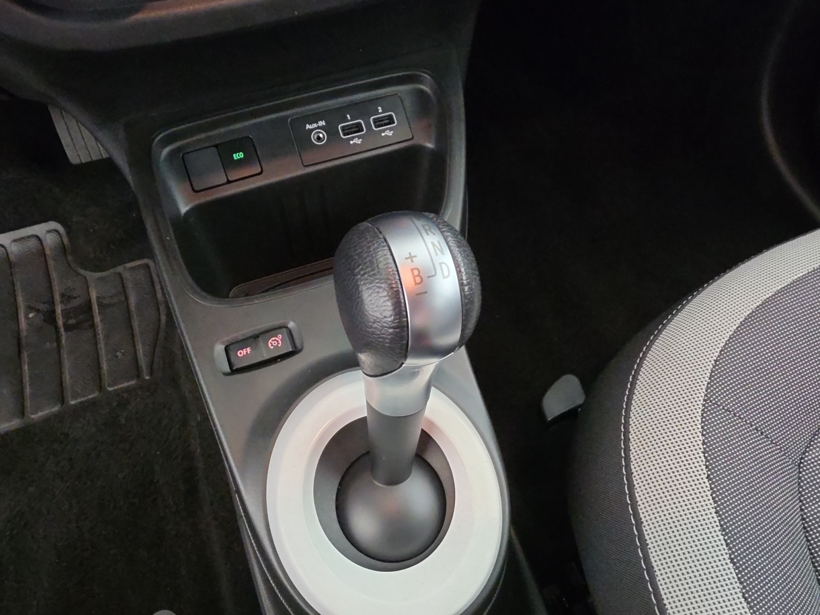Vente en ligne Renault Twingo Electrique Twingo III E-Tech au prix de 13 990 €
