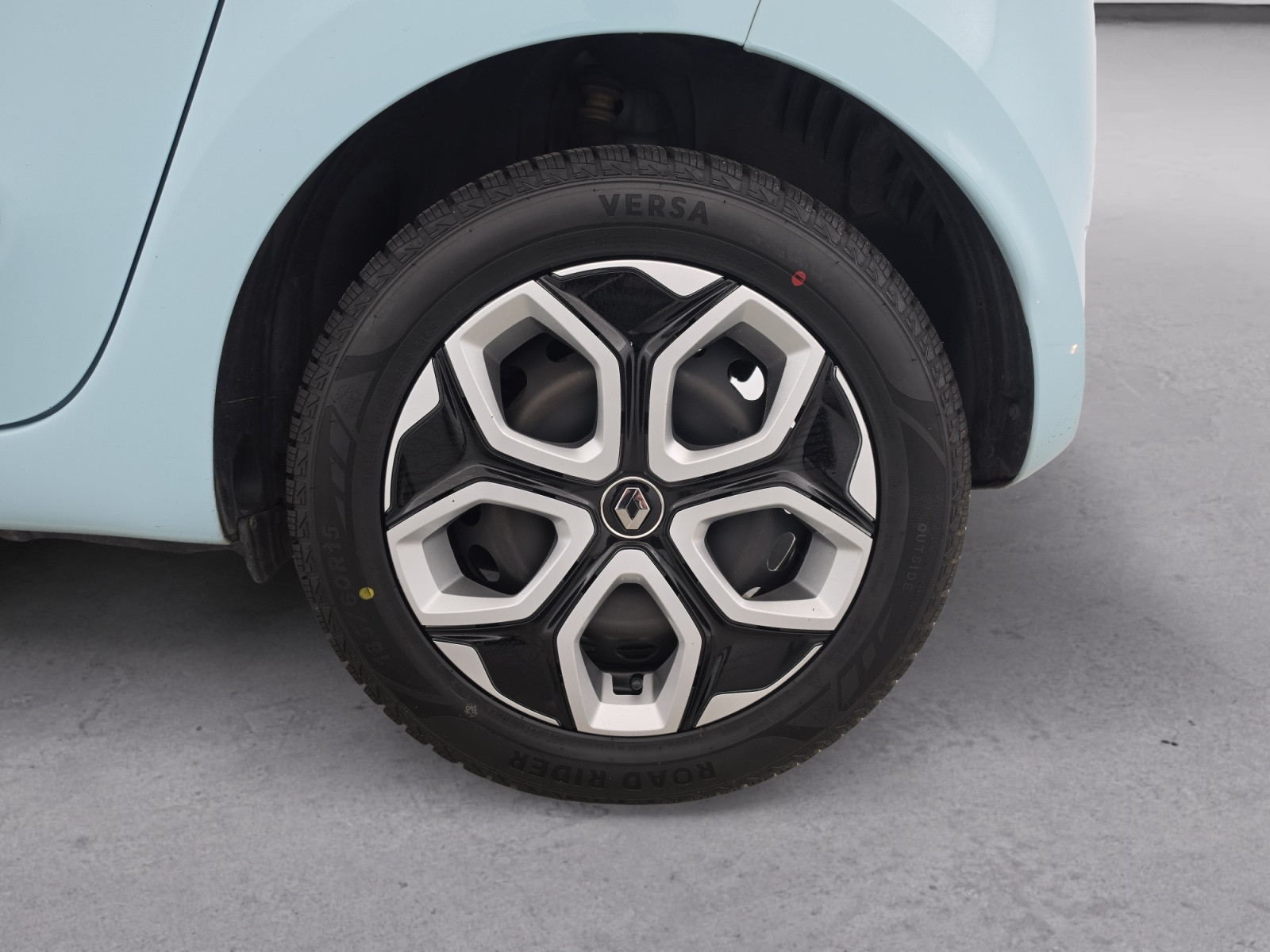 Vente en ligne Renault Twingo Electrique Twingo III E-Tech au prix de 13 990 €