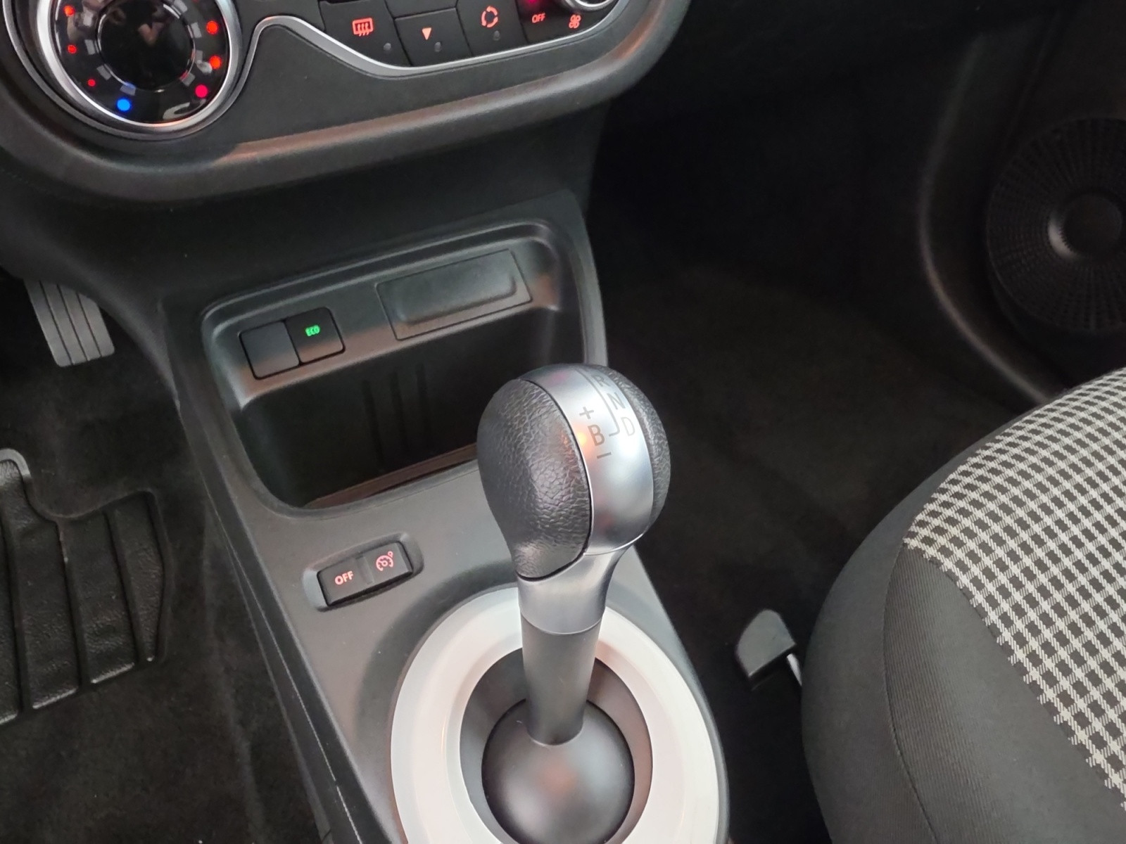 Vente en ligne Renault Twingo Electrique Twingo III E-Tech au prix de 13 490 €