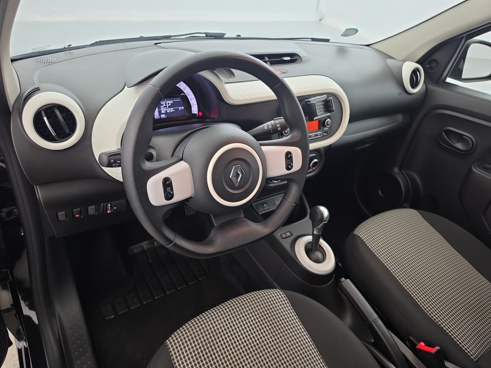 Vente en ligne Renault Twingo Electrique Twingo III E-Tech au prix de 13 490 €