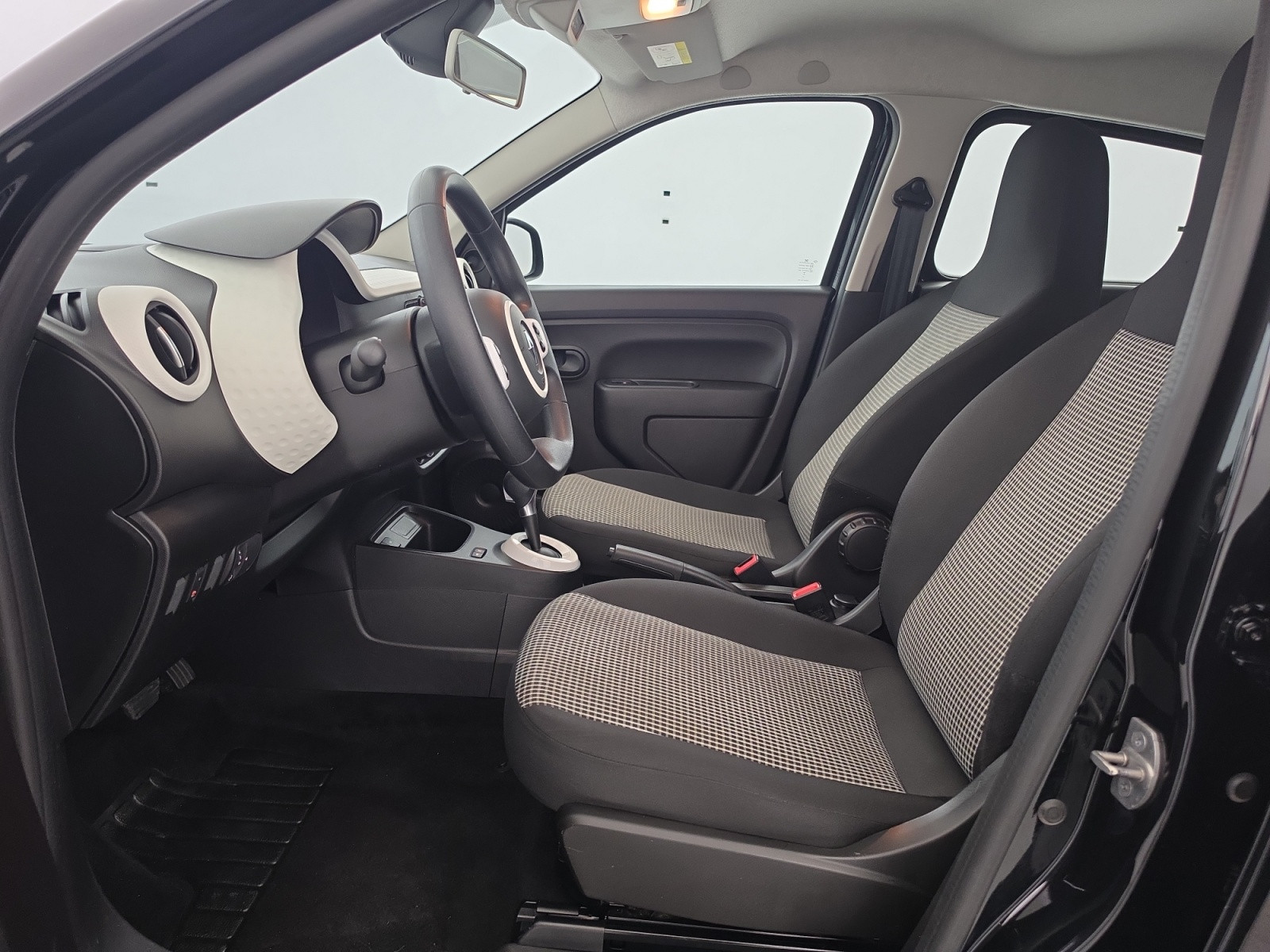 Vente en ligne Renault Twingo Electrique Twingo III E-Tech au prix de 13 490 €