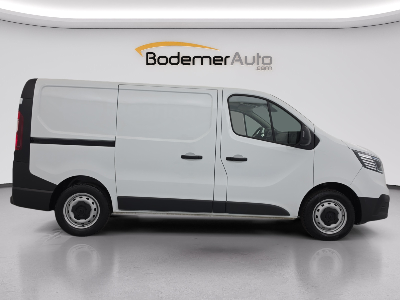 Vente en ligne Renault Trafic 3 Fourgon TRAFIC FGN L1H1 3000 KG BLUE DCI 130 au prix de 23 900 €