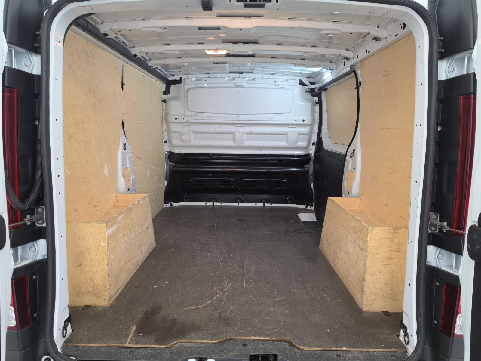 Vente en ligne Renault Trafic 3 Fourgon TRAFIC FGN L1H1 3000 KG BLUE DCI 130 au prix de 23 900 €