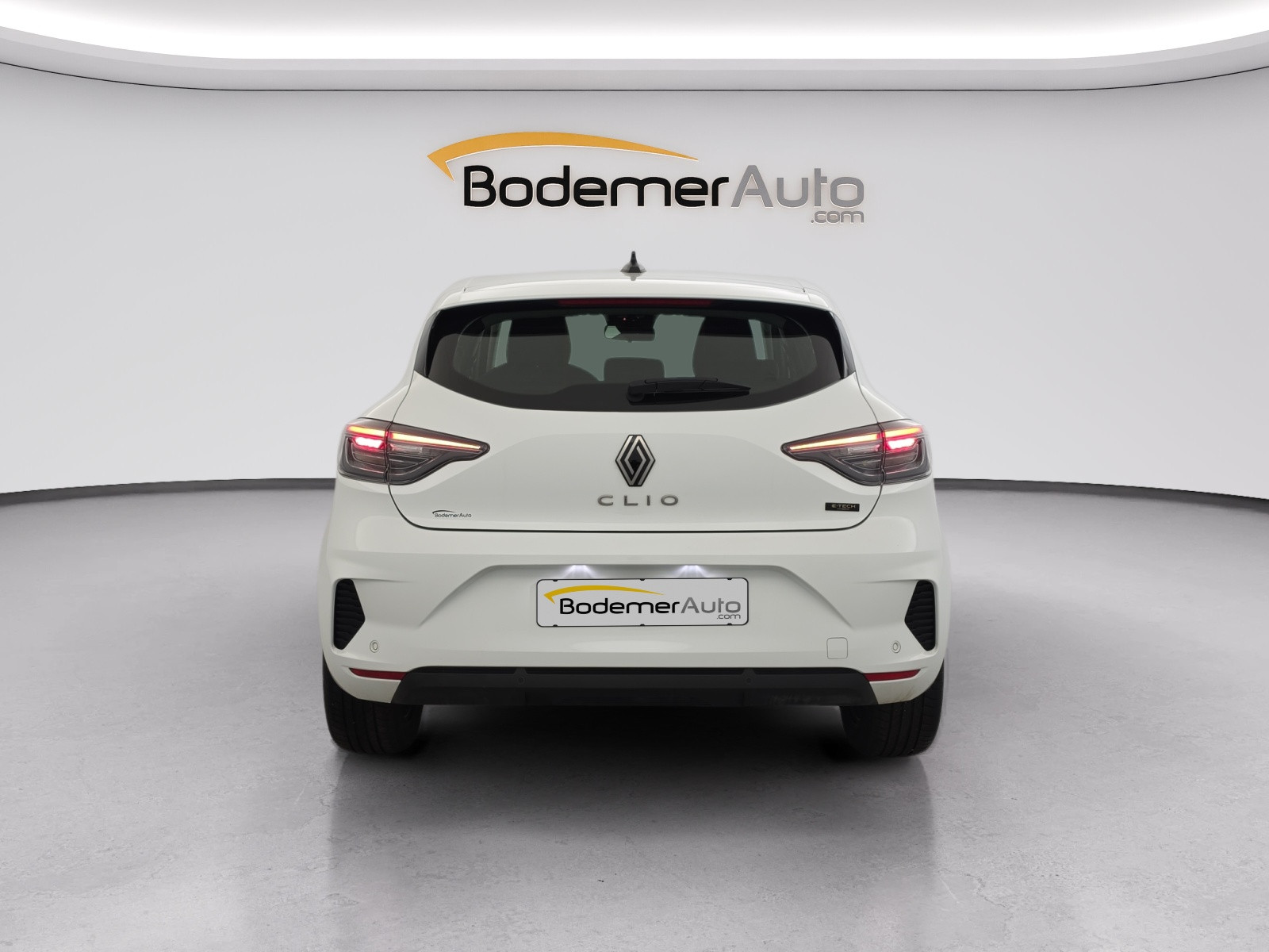 Vente en ligne Renault Clio 5 Clio E-Tech full hybrid 145 ch GSR2 au prix de 14 990 €