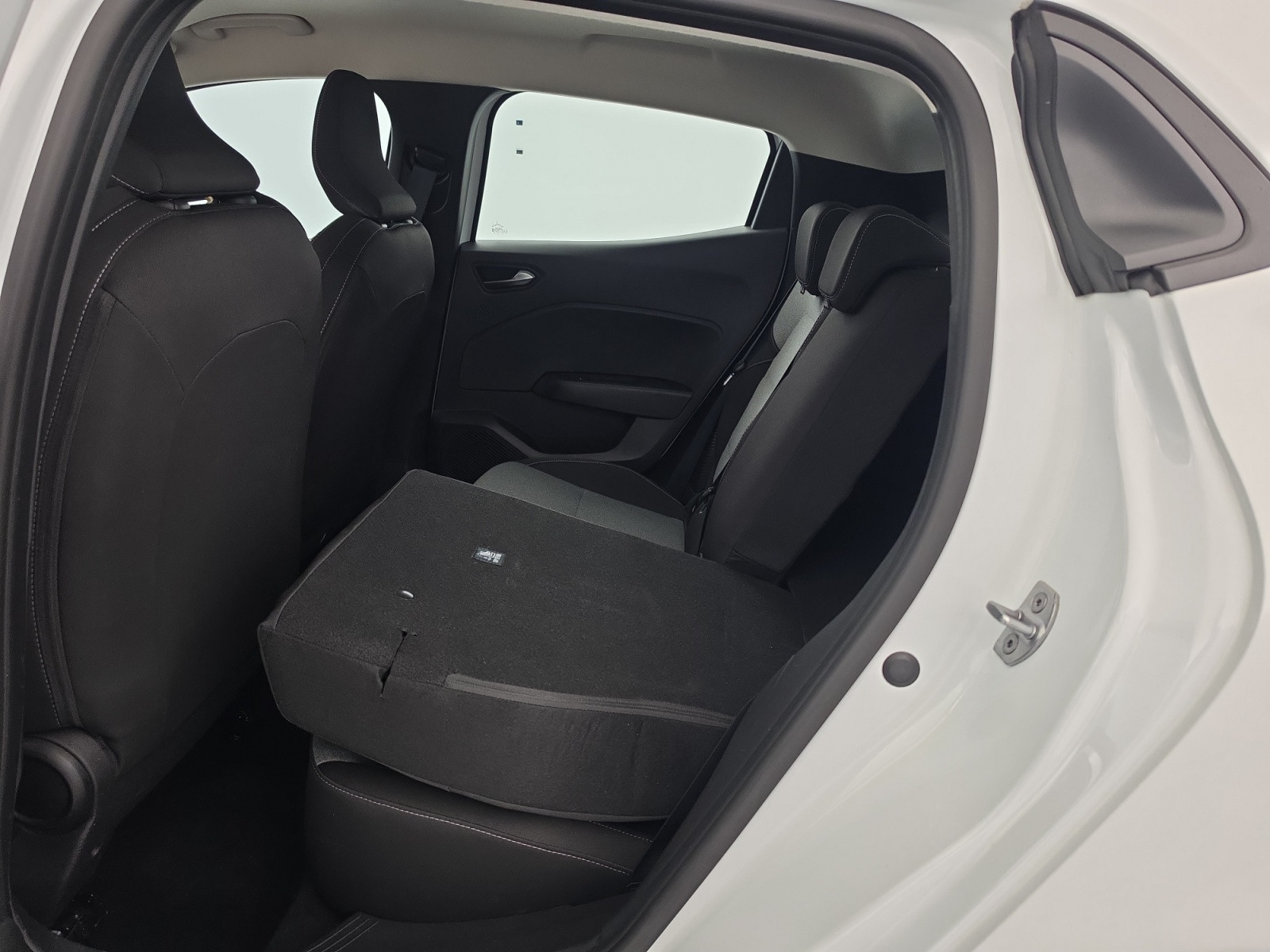 Vente en ligne Renault Clio 5 Clio E-Tech full hybrid 145 ch GSR2 au prix de 14 990 €