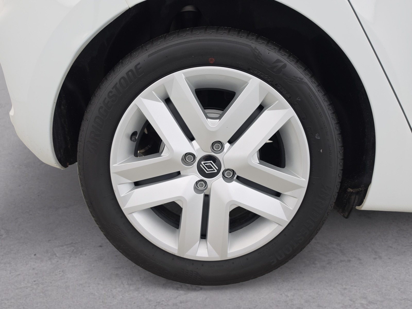 Vente en ligne Renault Clio 5 Clio E-Tech full hybrid 145 ch GSR2 au prix de 14 990 €