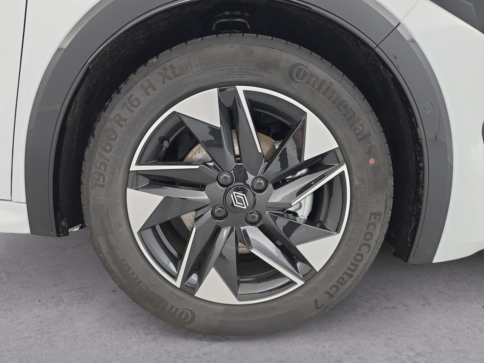 Vente en ligne Renault Clio 6 Clio E-Tech full hybrid 160 ch au prix de 25 900 €