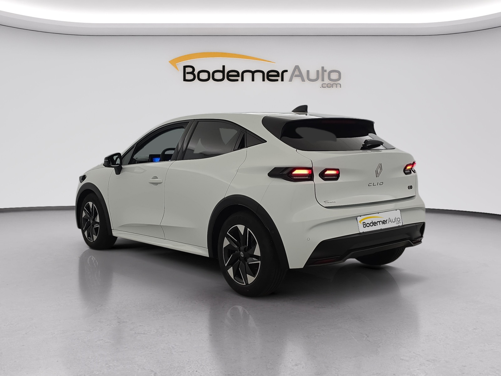 Vente en ligne Renault Clio 6 Clio E-Tech full hybrid 160 ch au prix de 25 900 €