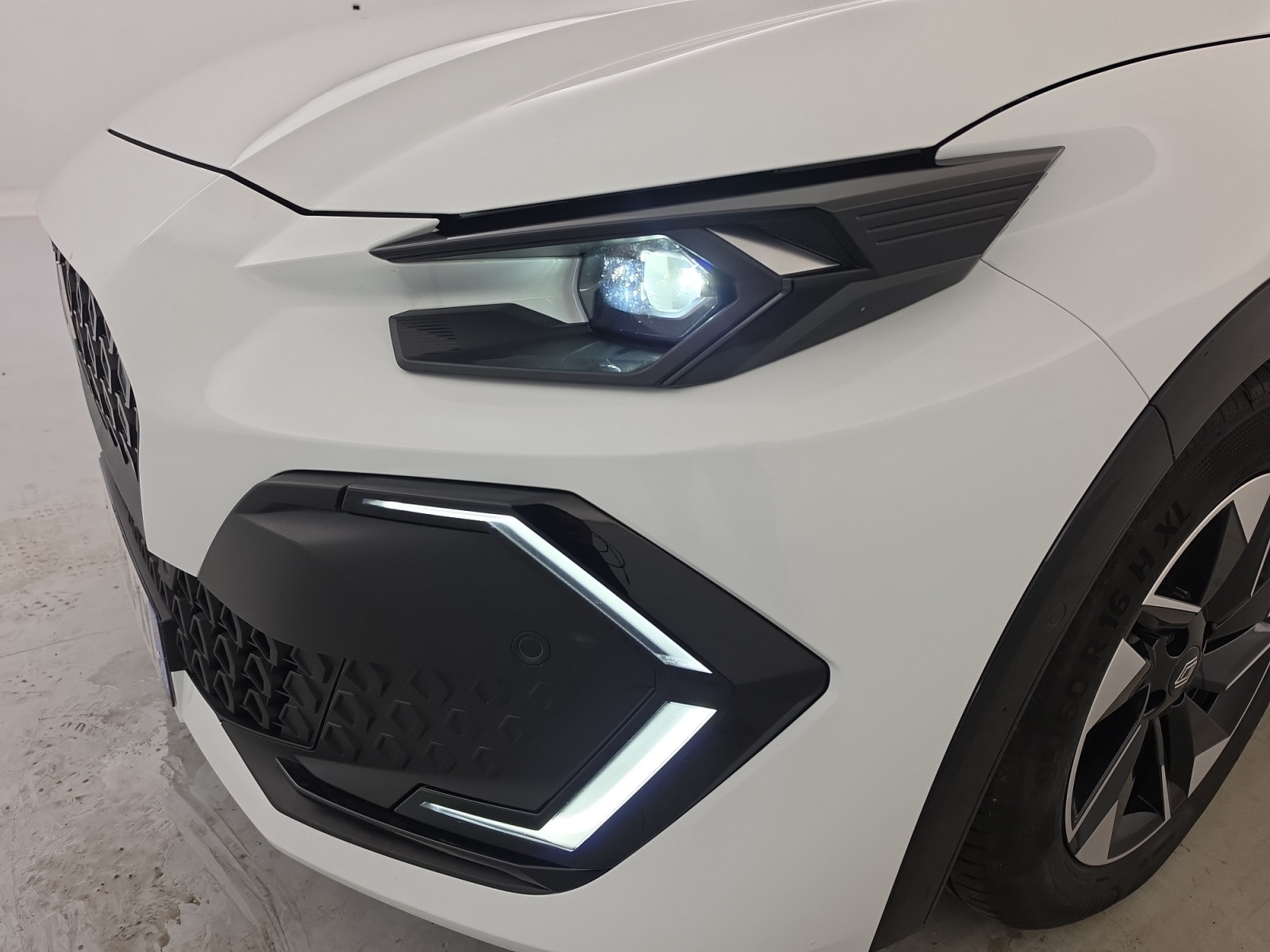 Vente en ligne Renault Clio 6 Clio E-Tech full hybrid 160 ch au prix de 25 900 €