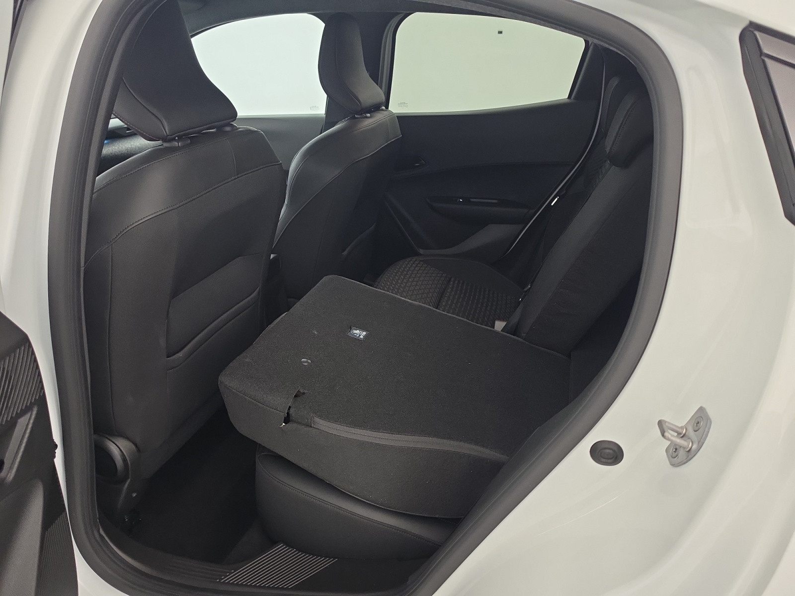 Vente en ligne Renault Clio 6 Clio E-Tech full hybrid 160 ch au prix de 25 900 €