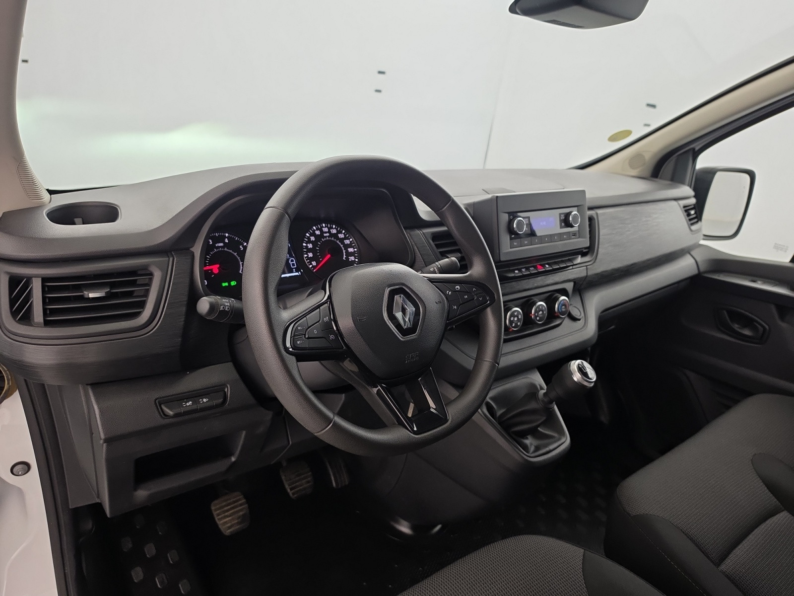 Vente en ligne Renault Trafic 3 Fourgon TRAFIC FGN L1H1 3000 KG BLUE DCI 130 au prix de 23 900 €