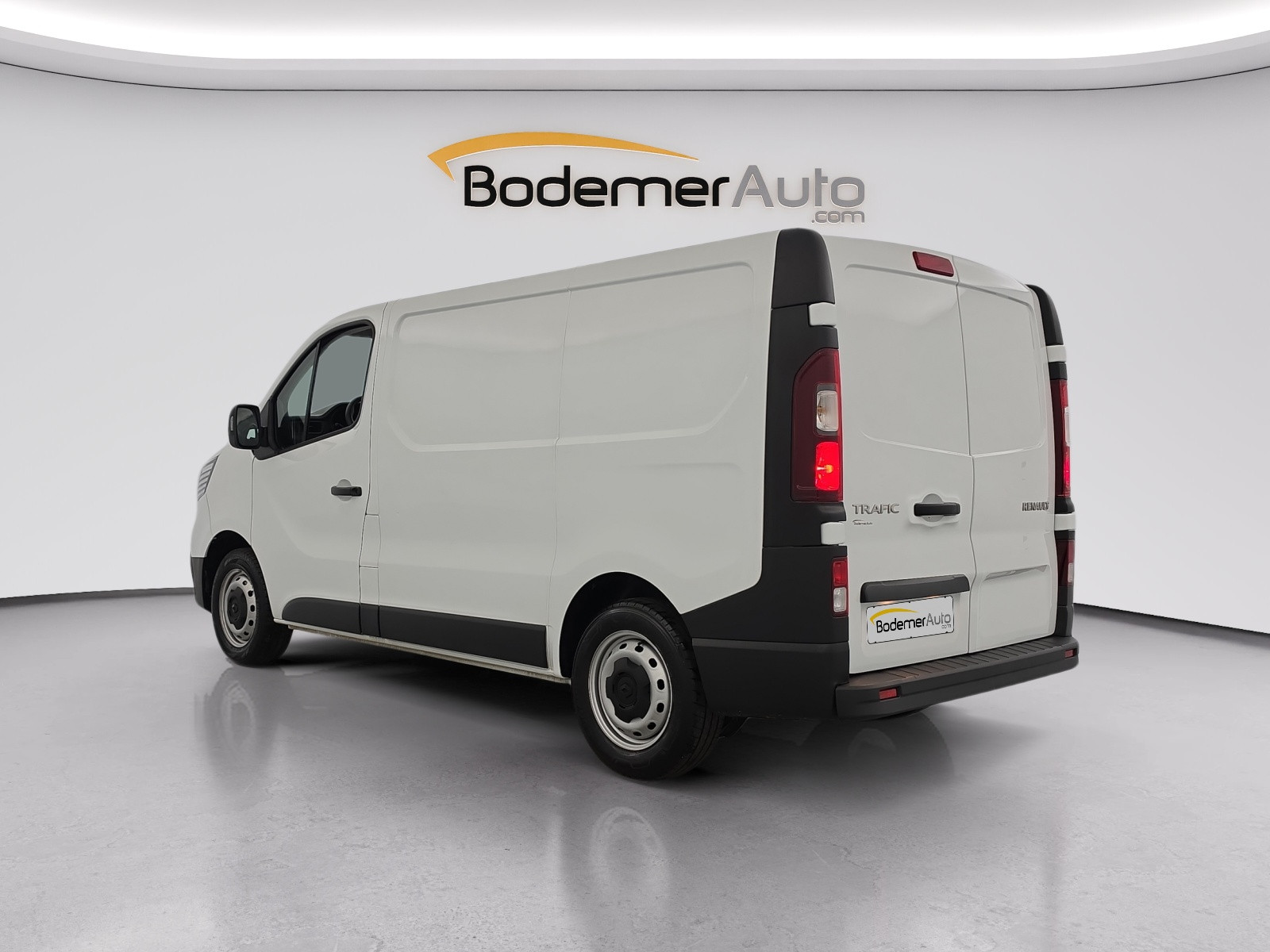 Vente en ligne Renault Trafic 3 Fourgon TRAFIC FGN L1H1 3000 KG BLUE DCI 130 au prix de 23 900 €