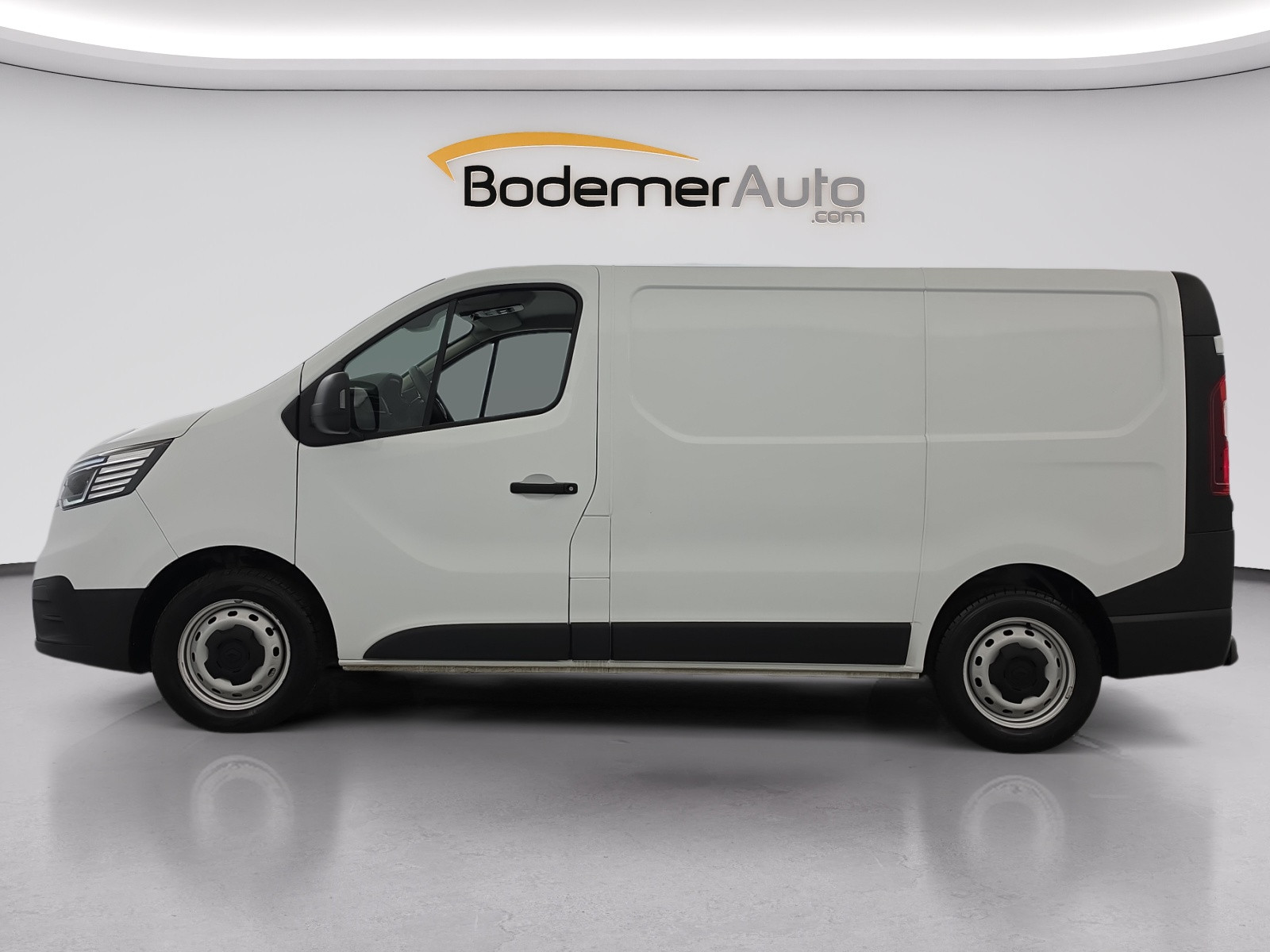 Vente en ligne Renault Trafic 3 Fourgon TRAFIC FGN L1H1 3000 KG BLUE DCI 130 au prix de 23 900 €