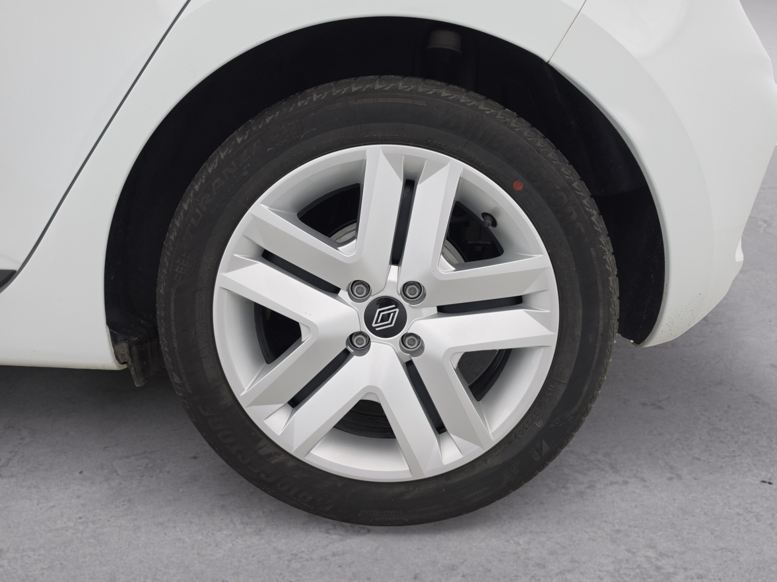 Vente en ligne Renault Clio 5 Clio E-Tech full hybrid 145 ch GSR2 au prix de 14 990 €