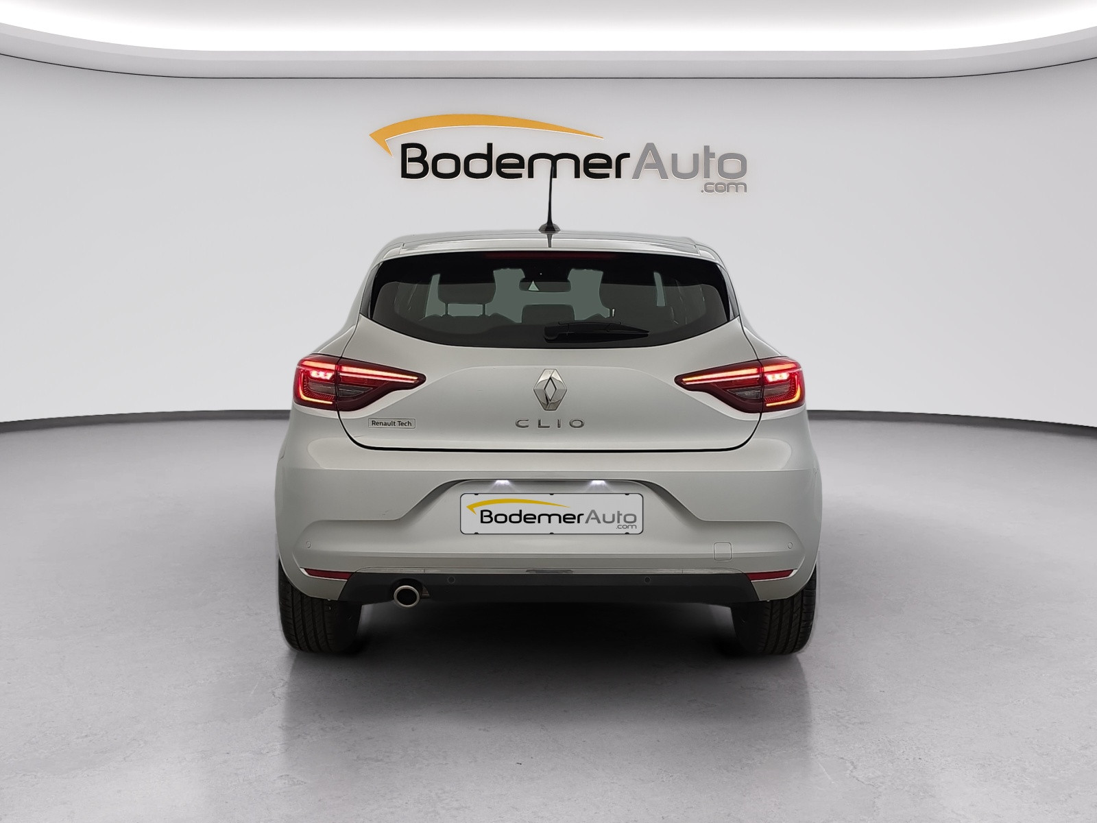 Vente en ligne Renault Clio 5 Clio TCe 90 - 21 au prix de 14 990 €