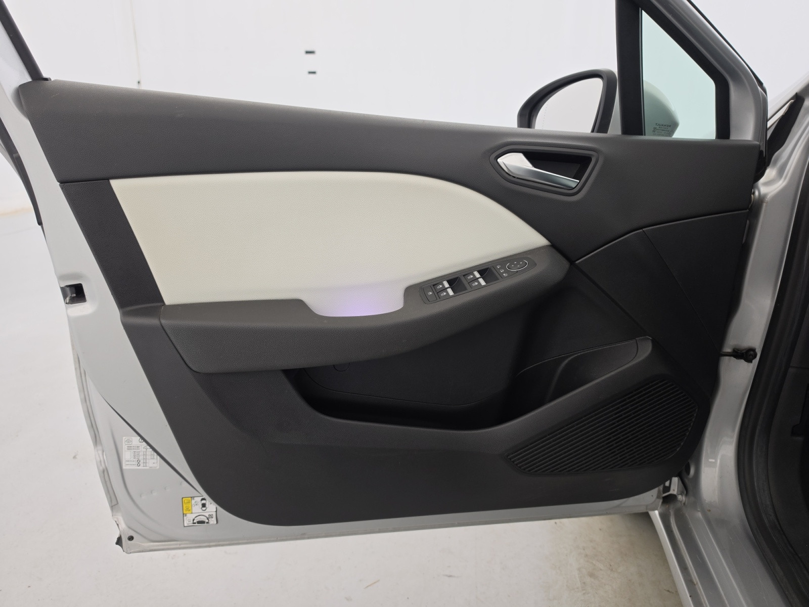 Vente en ligne Renault Clio 5 Clio TCe 90 - 21 au prix de 14 990 €