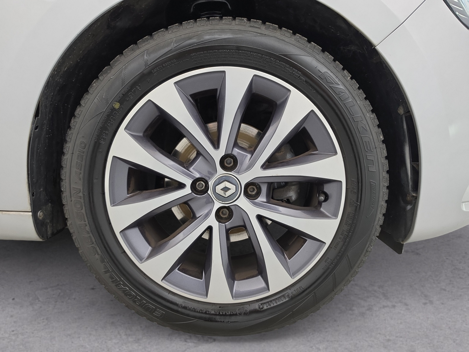Vente en ligne Renault Clio 5 Clio TCe 90 - 21 au prix de 14 990 €