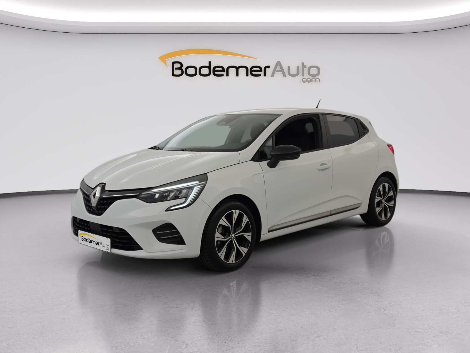 Renault Clio 5 Clio E-Tech full hybrid 145 occasion de 2023 en vente à Brest