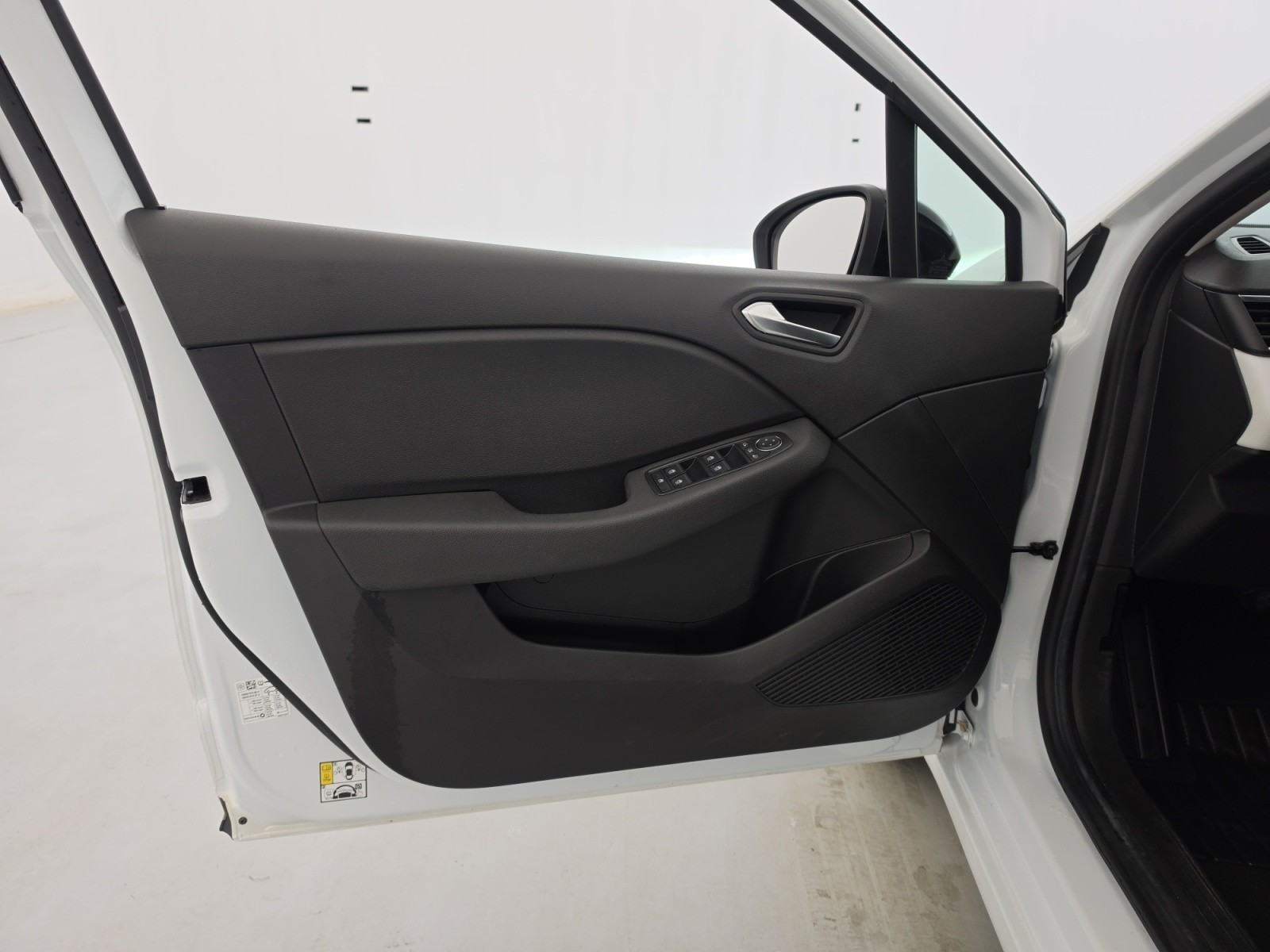 Vente en ligne Renault Clio 5 Clio E-Tech full hybrid 145 au prix de 16 990 €