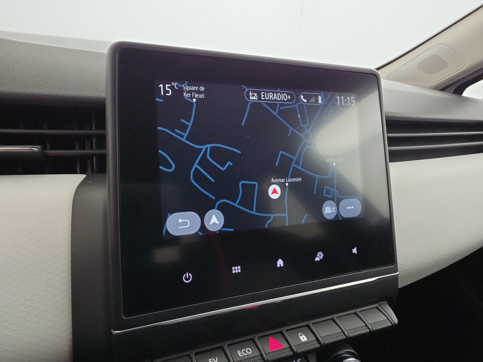 Vente en ligne Renault Clio 5 Clio E-Tech full hybrid 145 au prix de 16 990 €