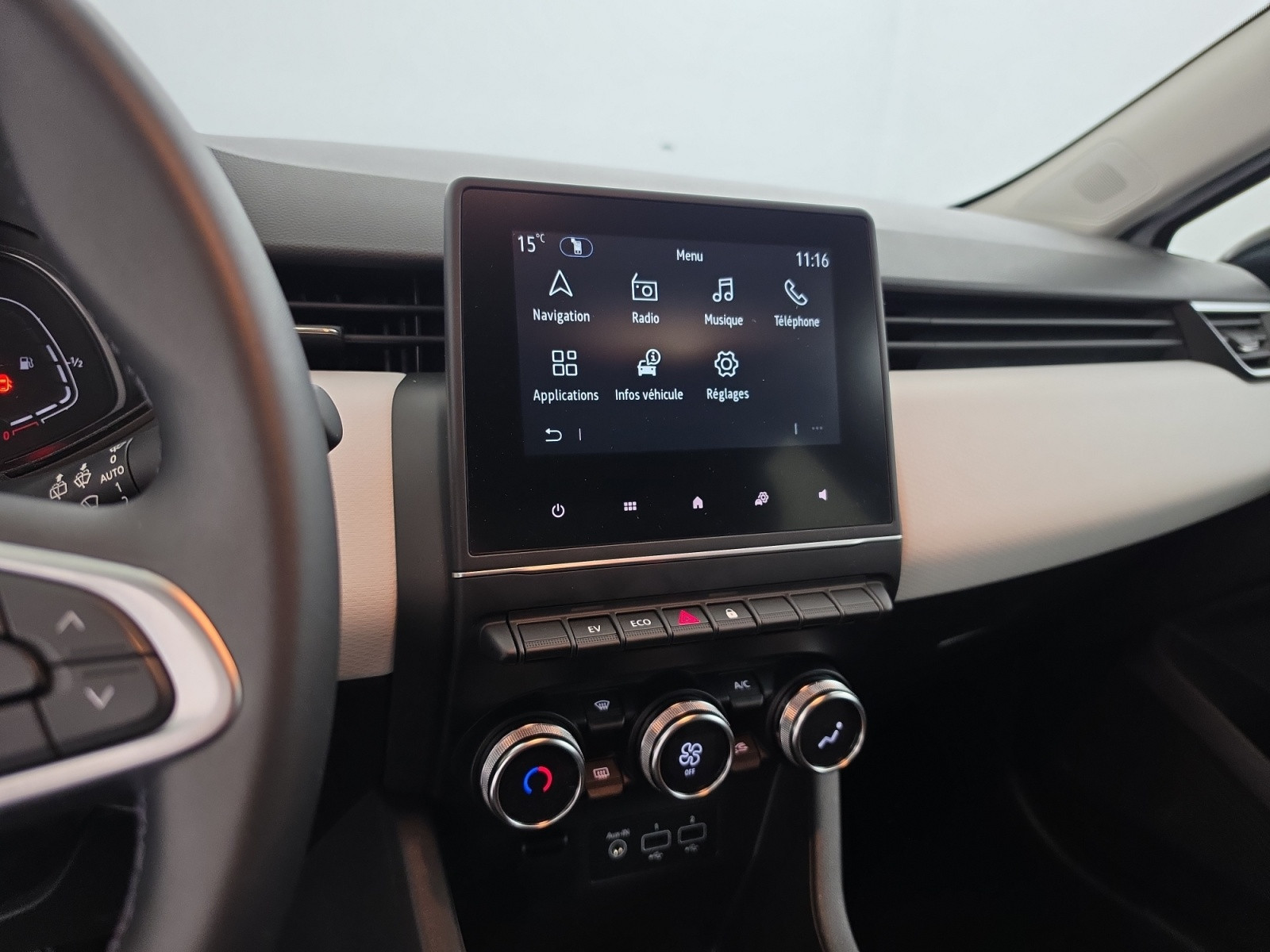 Vente en ligne Renault Clio 5 Clio E-Tech full hybrid 145 au prix de 16 990 €
