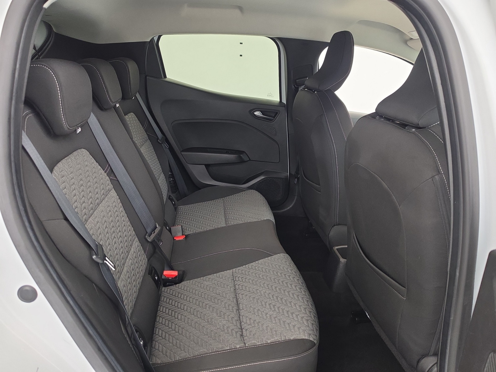 Vente en ligne Renault Clio 5 Clio E-Tech full hybrid 145 au prix de 16 990 €