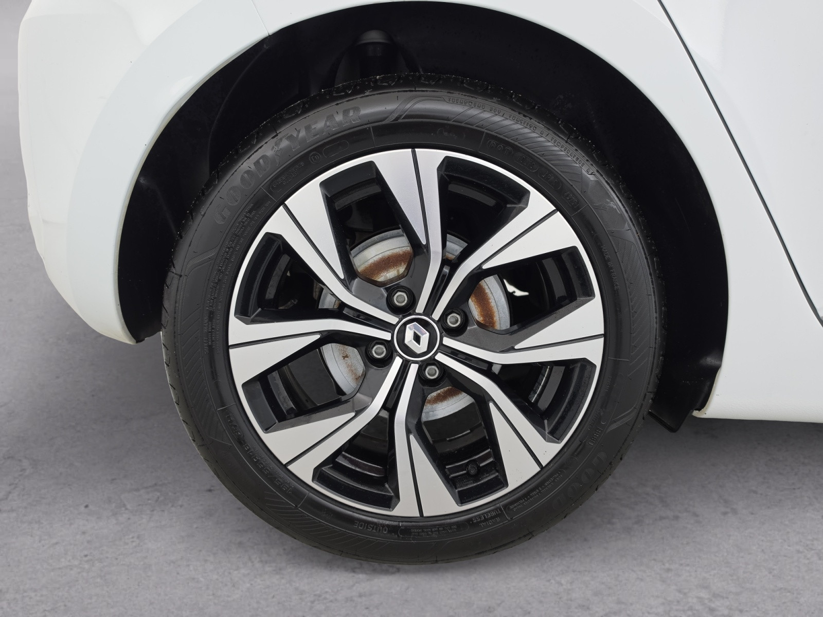 Vente en ligne Renault Clio 5 Clio E-Tech full hybrid 145 au prix de 16 990 €
