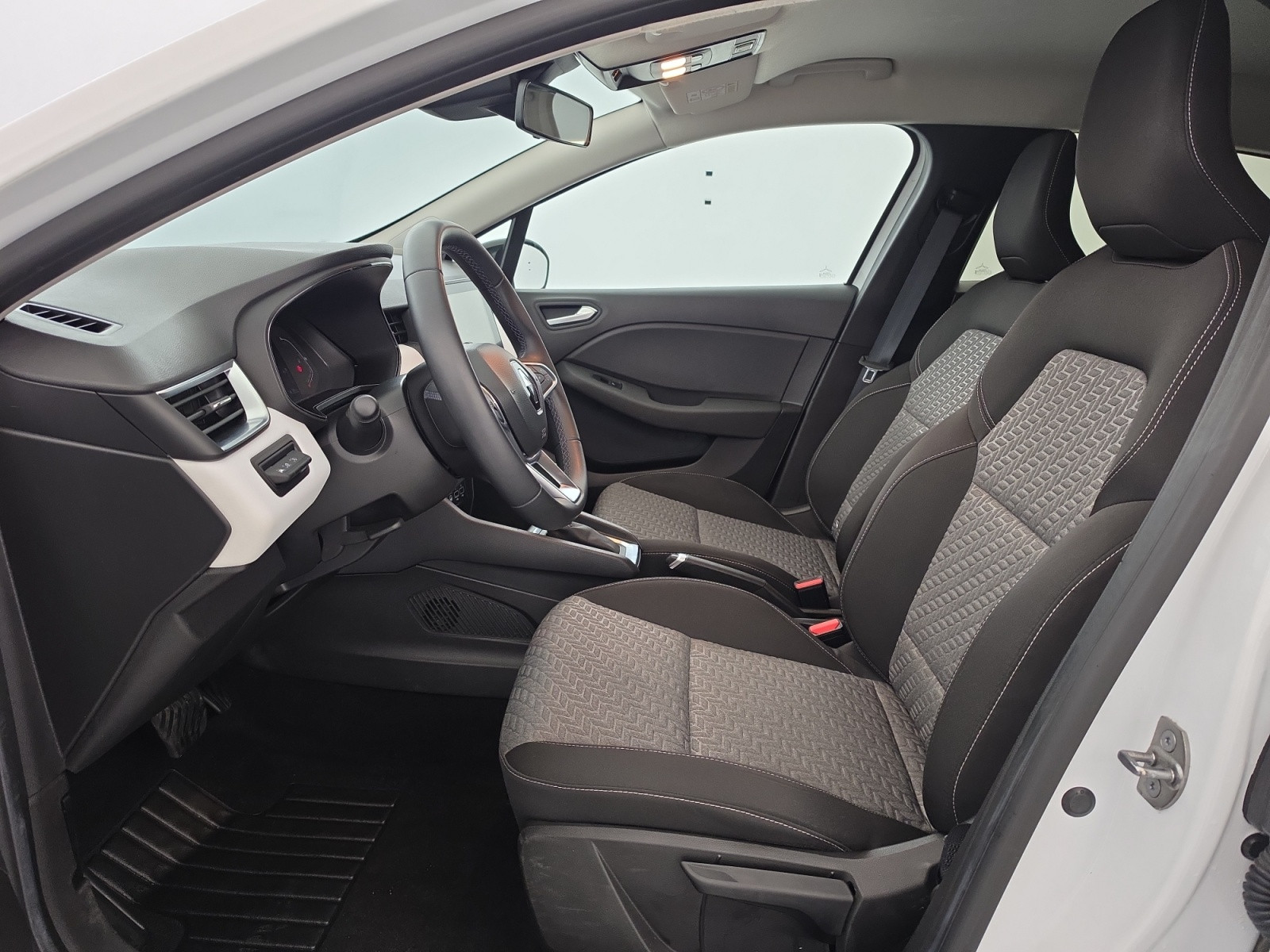 Vente en ligne Renault Clio 5 Clio E-Tech full hybrid 145 au prix de 16 990 €
