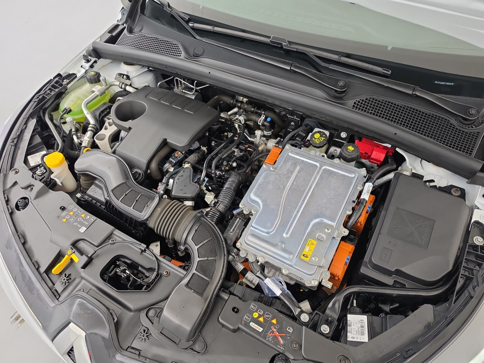 Vente en ligne Renault Clio 5 Clio E-Tech full hybrid 145 au prix de 16 990 €