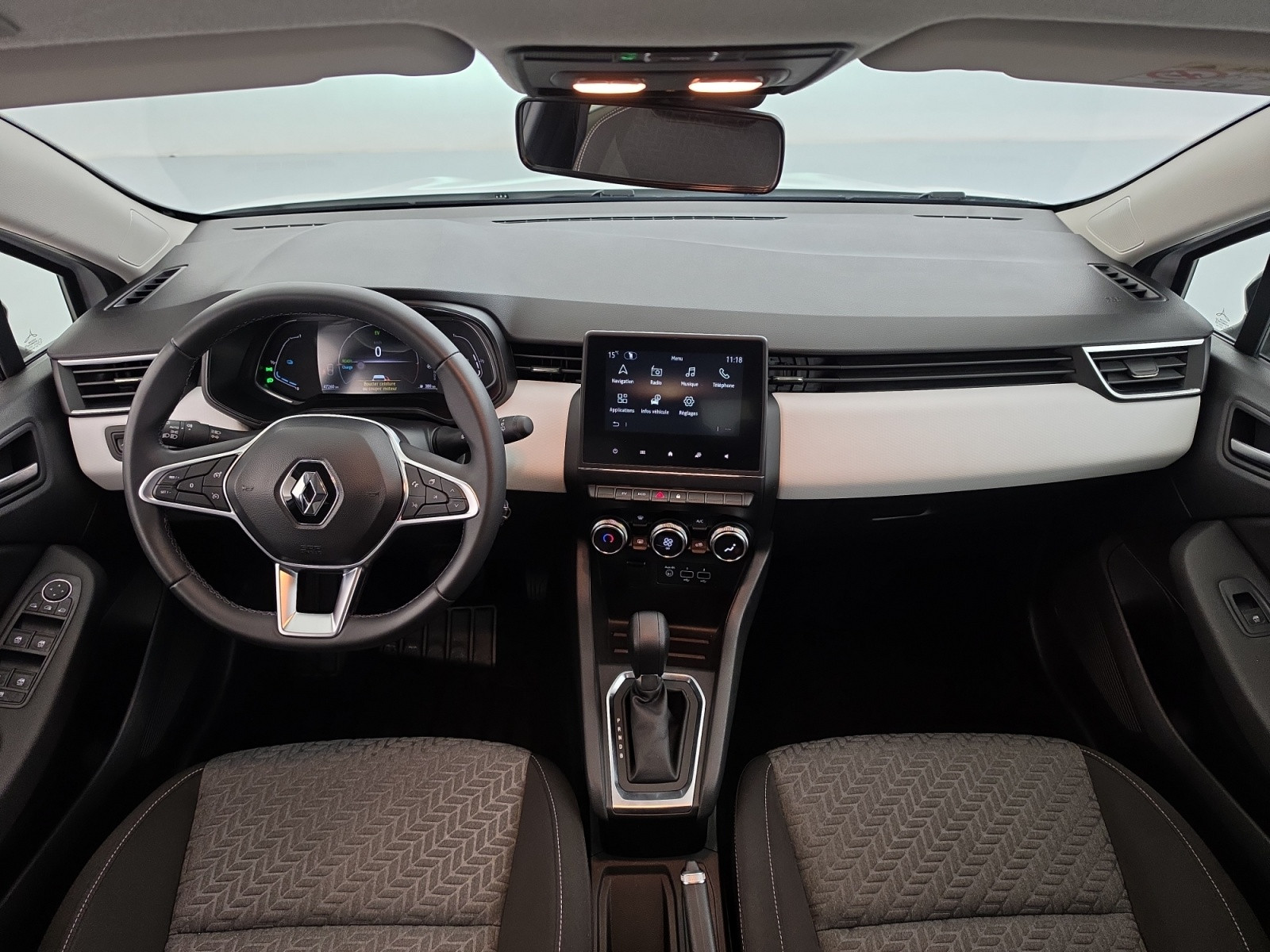 Vente en ligne Renault Clio 5 Clio E-Tech full hybrid 145 au prix de 16 990 €