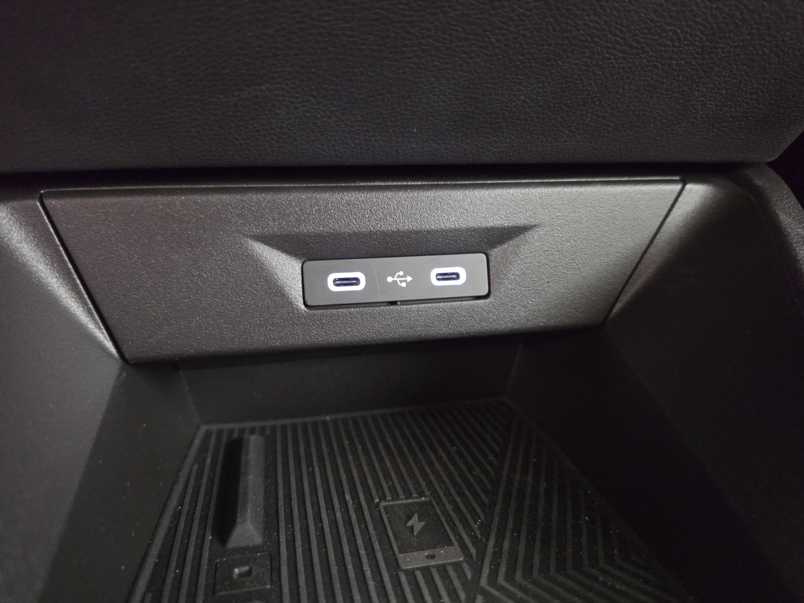 Vente en ligne Renault Clio 6 Clio E-Tech full hybrid 160 ch au prix de 28 490 €