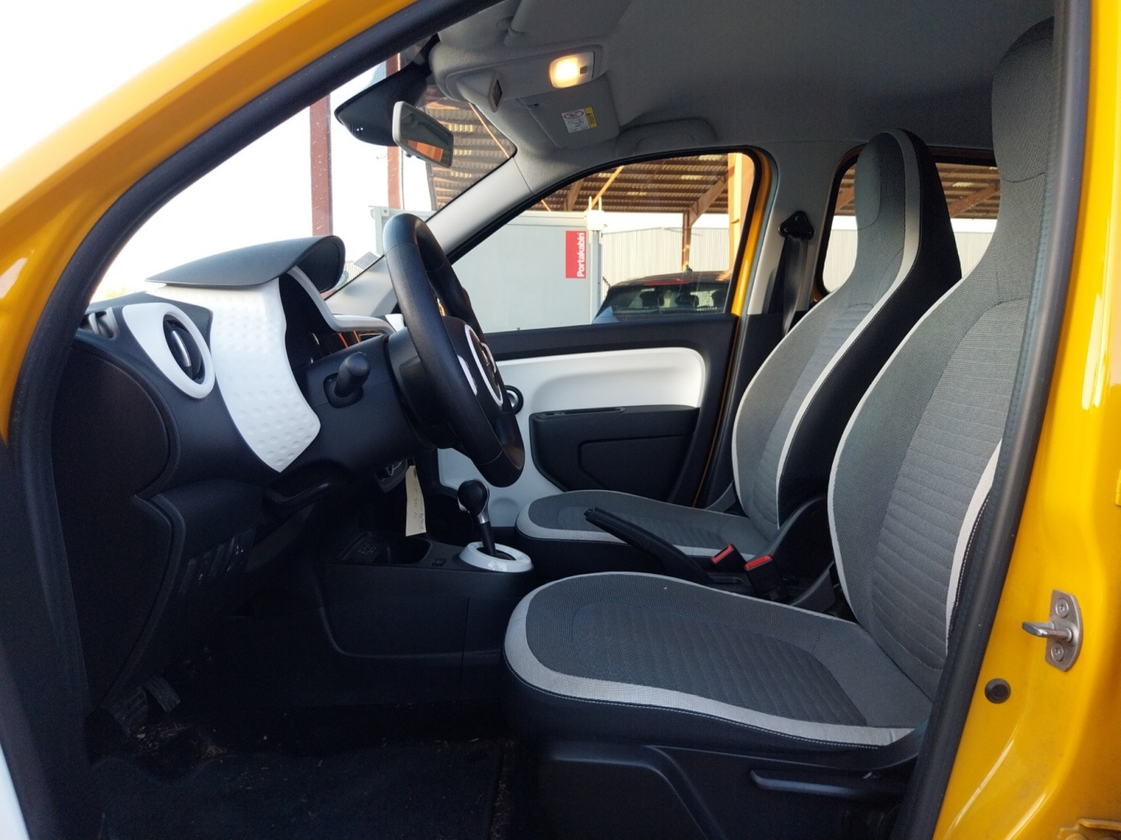 Vente en ligne Renault Twingo Electrique Twingo III E-Tech au prix de 11 990 €