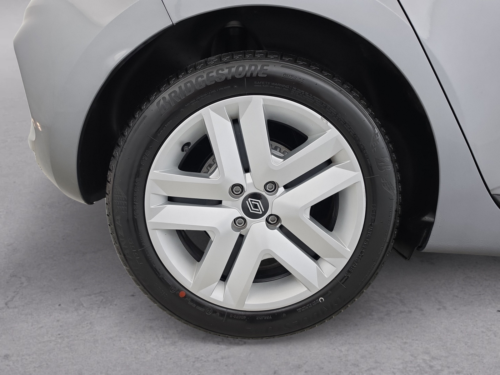 Vente en ligne Renault Clio 5 Clio Blue dCi 100 ch GSR2 au prix de 16 590 €