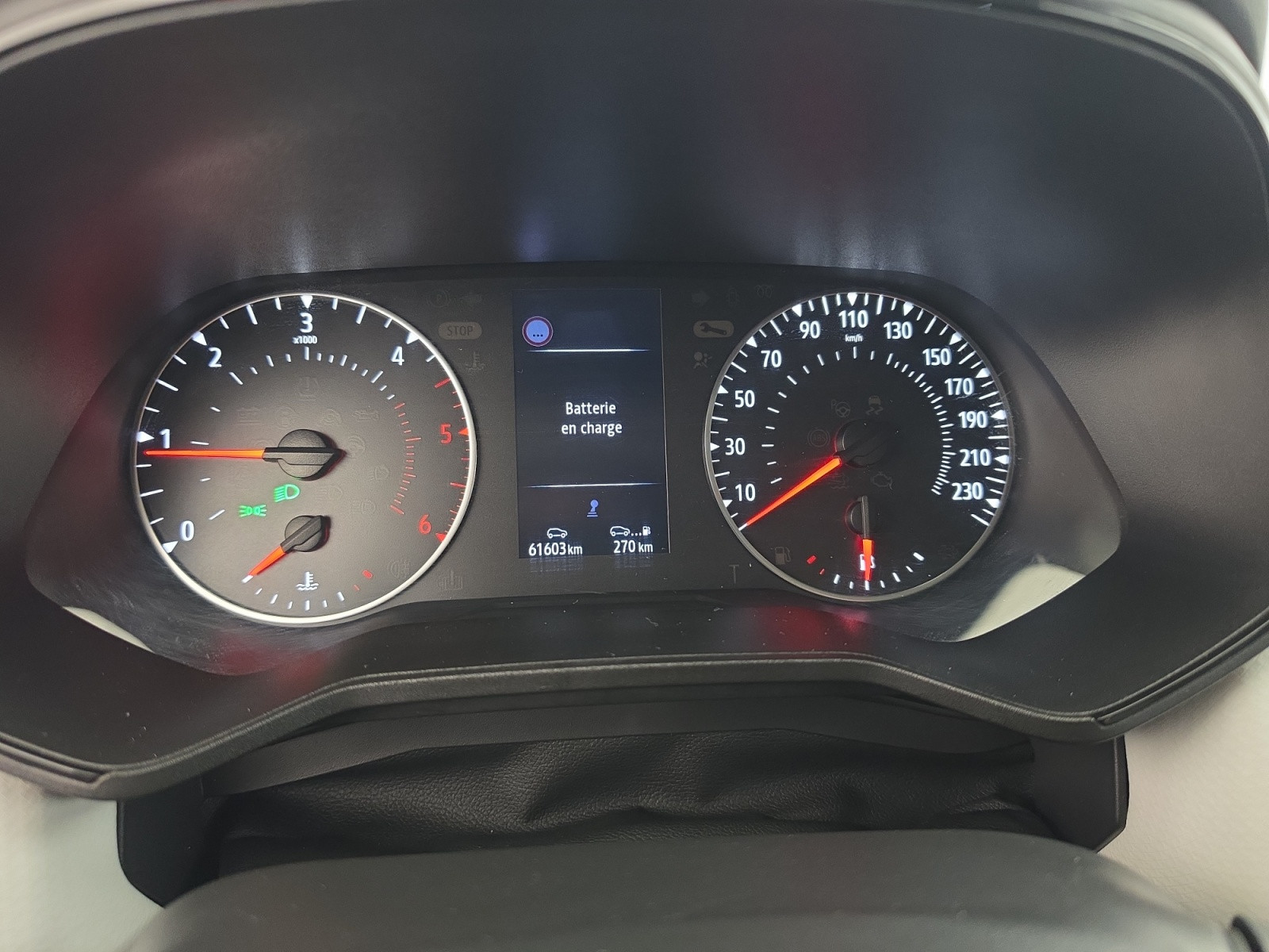 Vente en ligne Renault Clio 5 Clio Blue dCi 100 au prix de 13 990 €