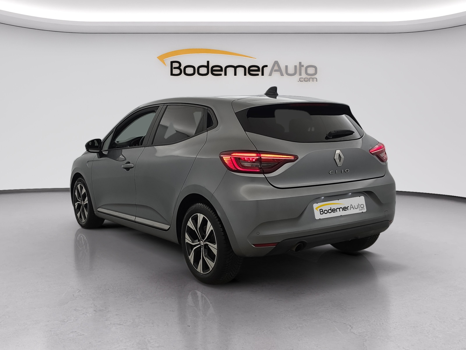 Vente en ligne Renault Clio 5 Clio Blue dCi 100 au prix de 13 990 €