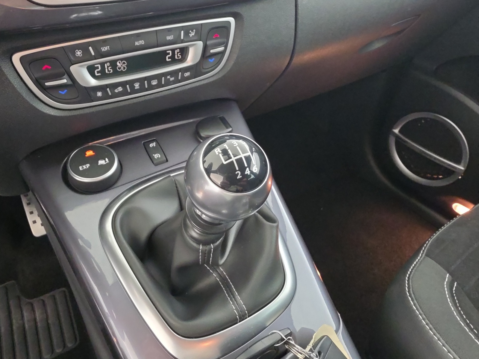 Vente en ligne Renault Scenic Xmod  dCi 130 Energy eco2 au prix de 11 990 €