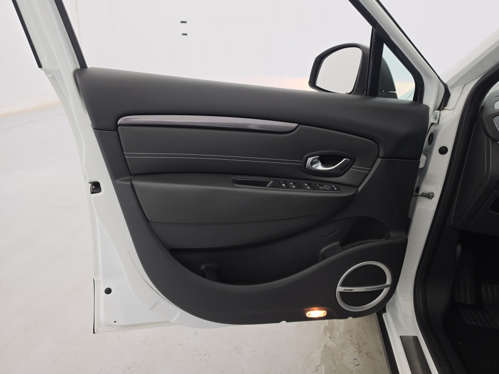 Vente en ligne Renault Scenic Xmod  dCi 130 Energy eco2 au prix de 11 990 €