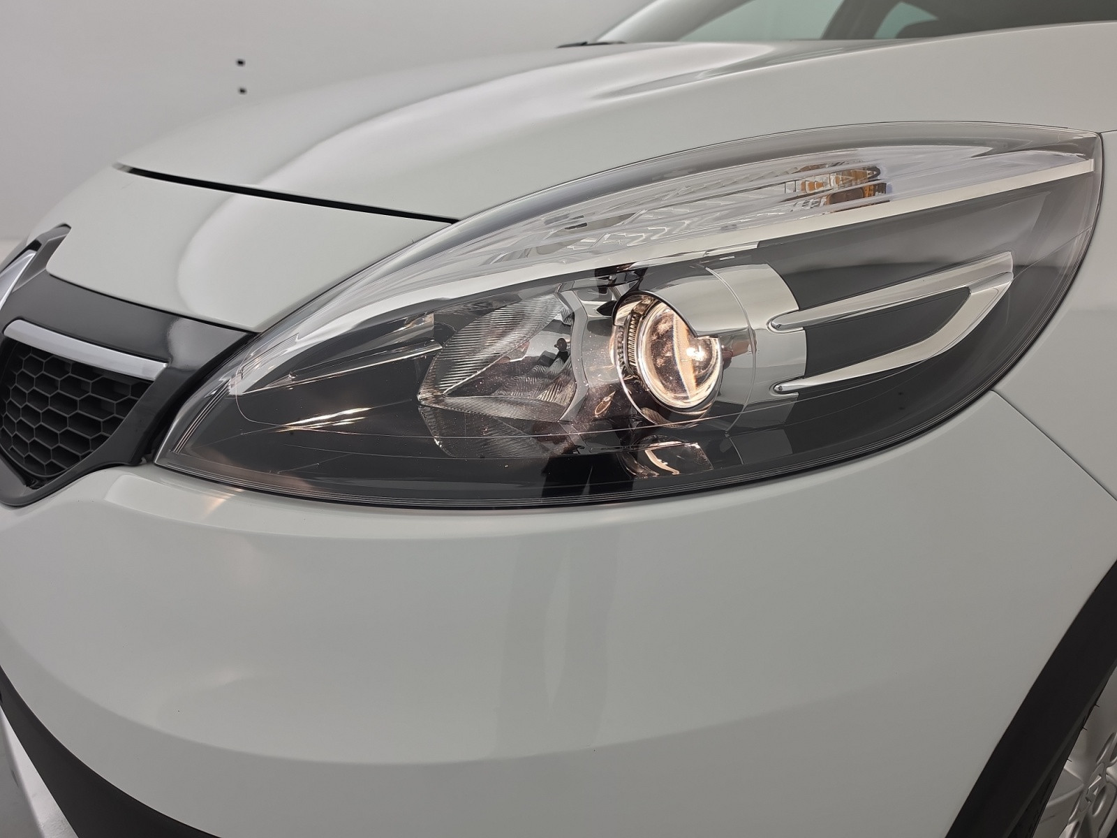 Vente en ligne Renault Scenic Xmod  dCi 130 Energy eco2 au prix de 11 990 €