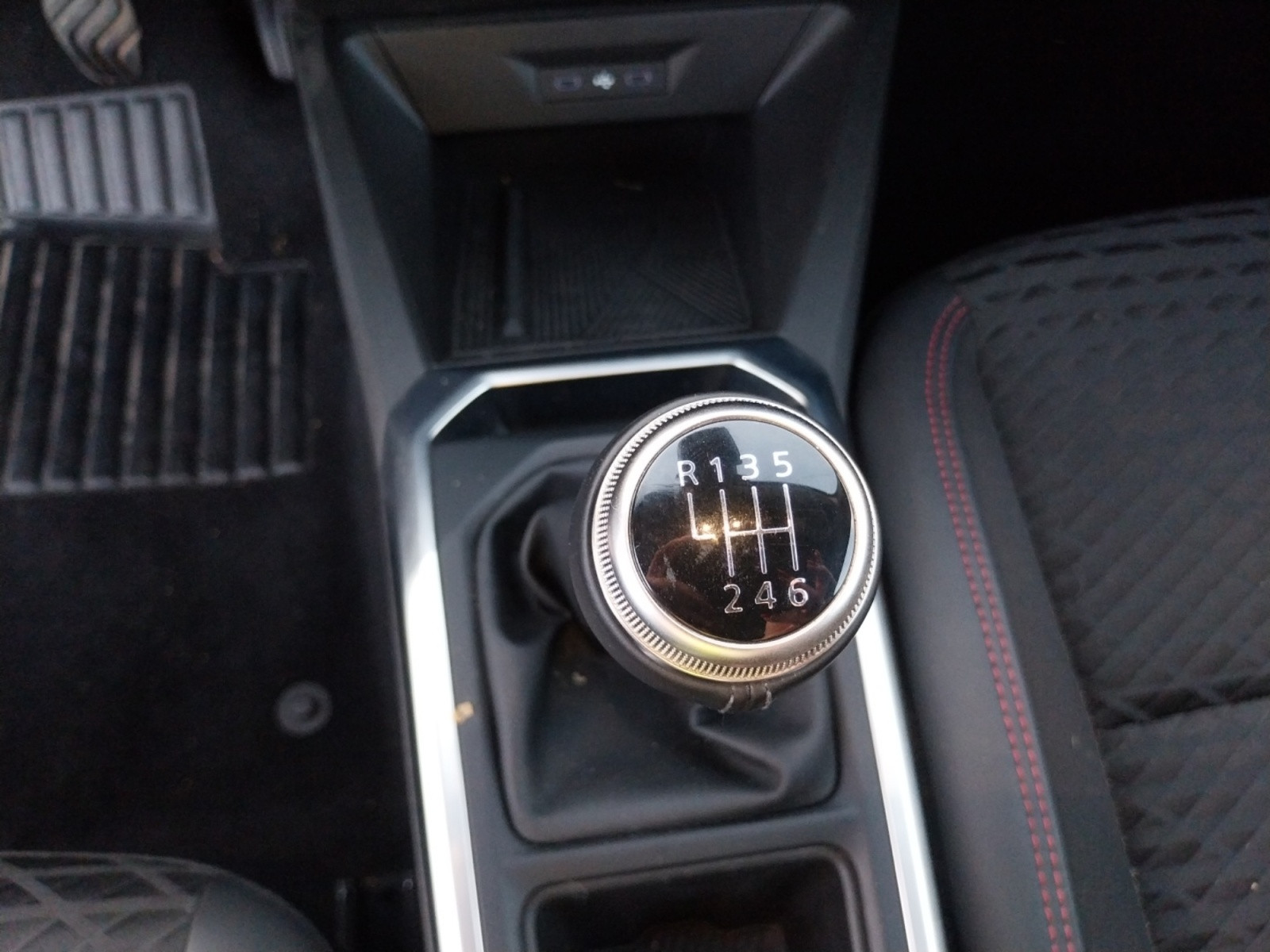 Vente en ligne Renault Clio 6 Clio TCe 115 ch au prix de 21 990 €