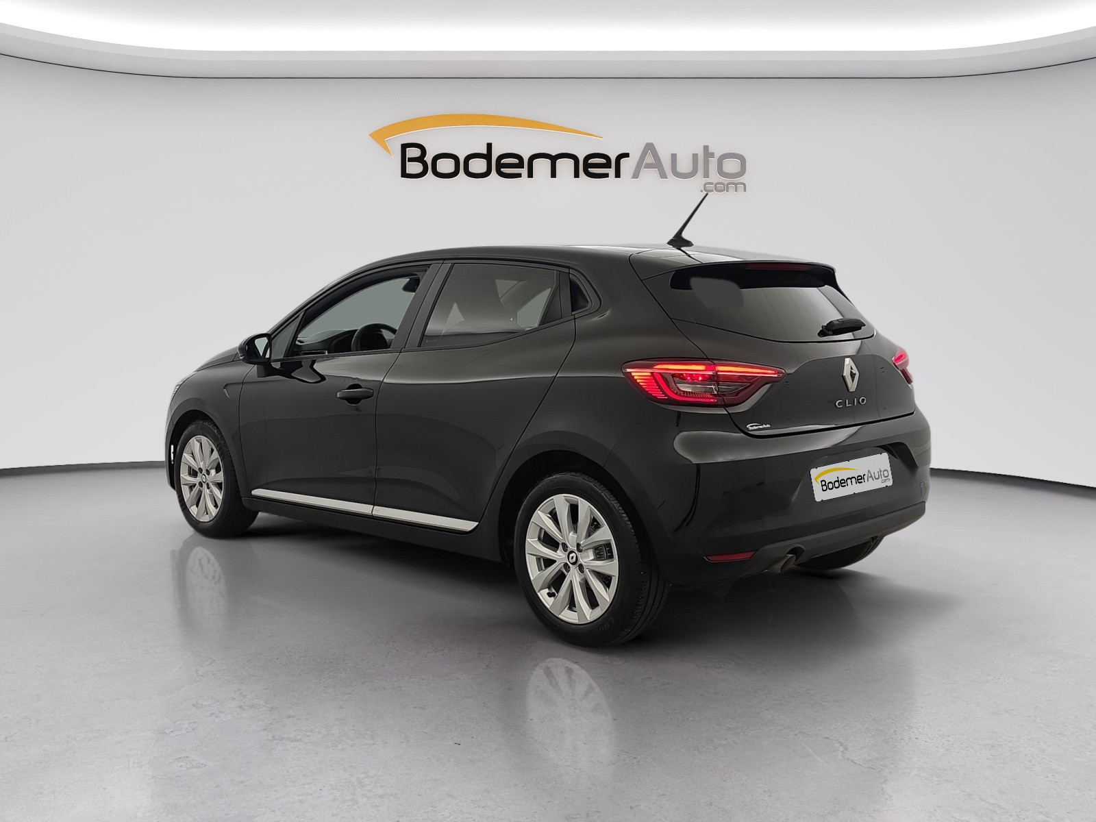 Vente en ligne Renault Clio 5 Clio TCe 90 au prix de 14 590 €