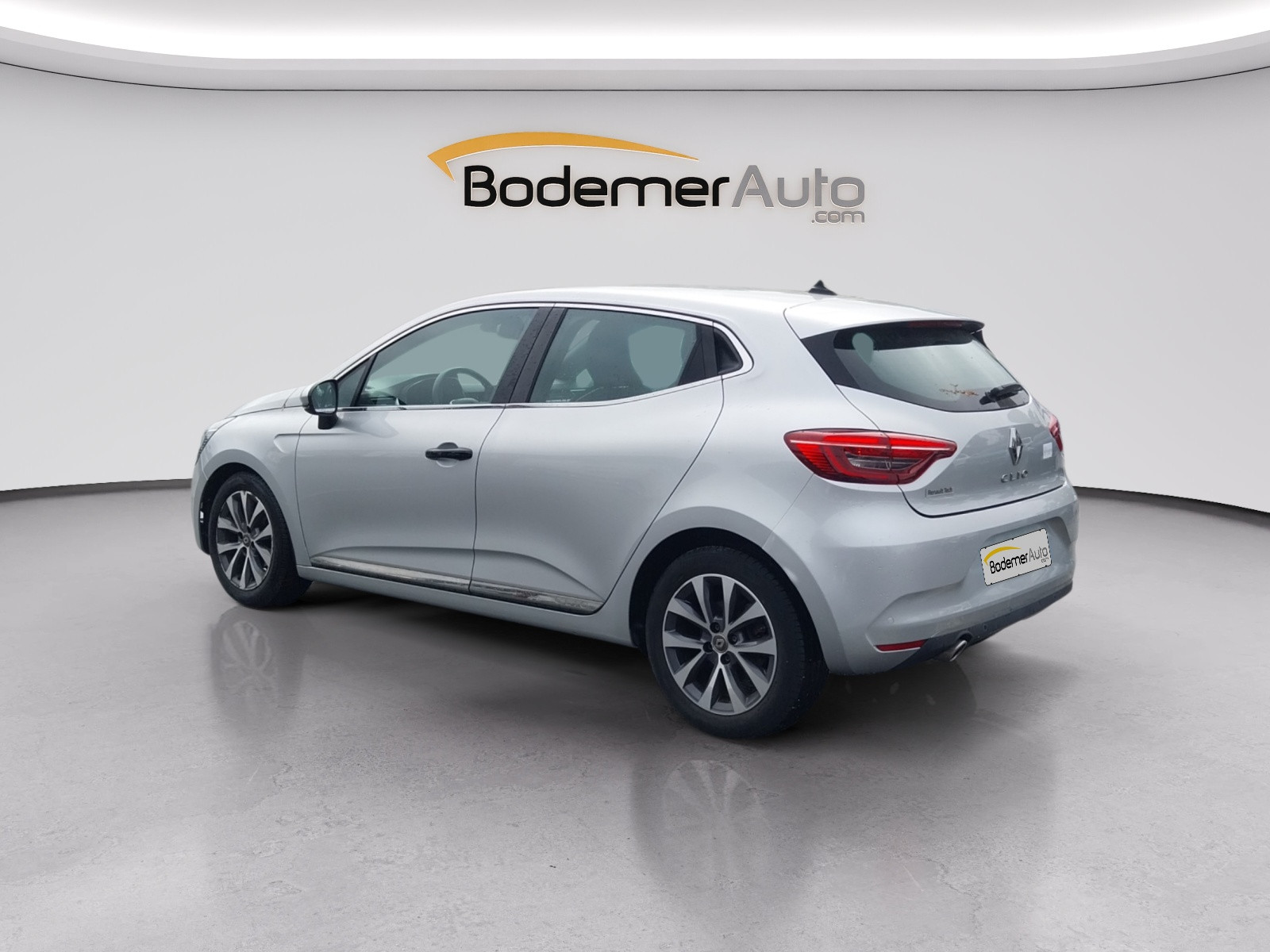 Vente en ligne Renault Clio 5 Clio TCe 90 - 21 au prix de 14 990 €